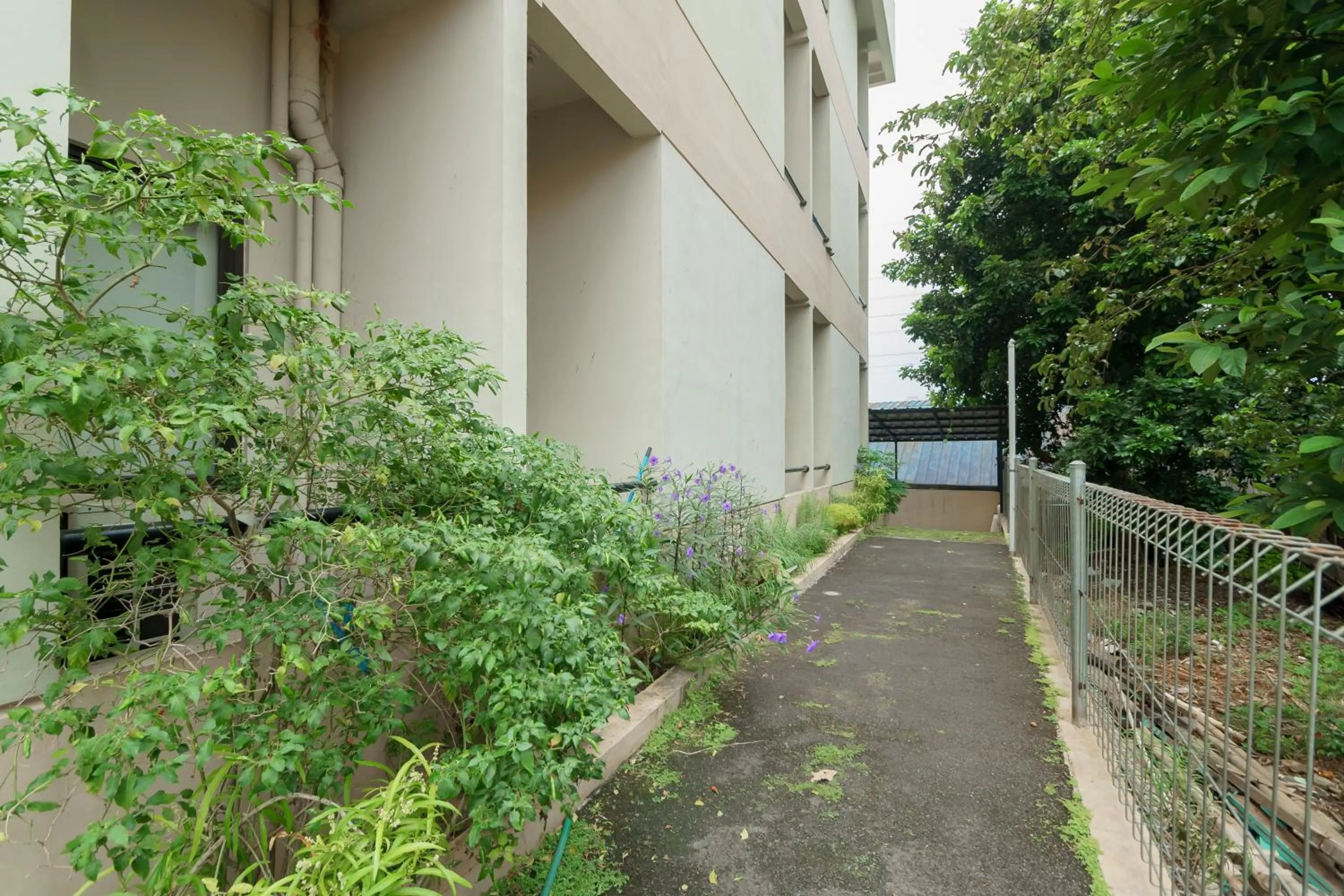 Property building in KoolKost Syariah near Kampus Utama Universitas Budi Luhur