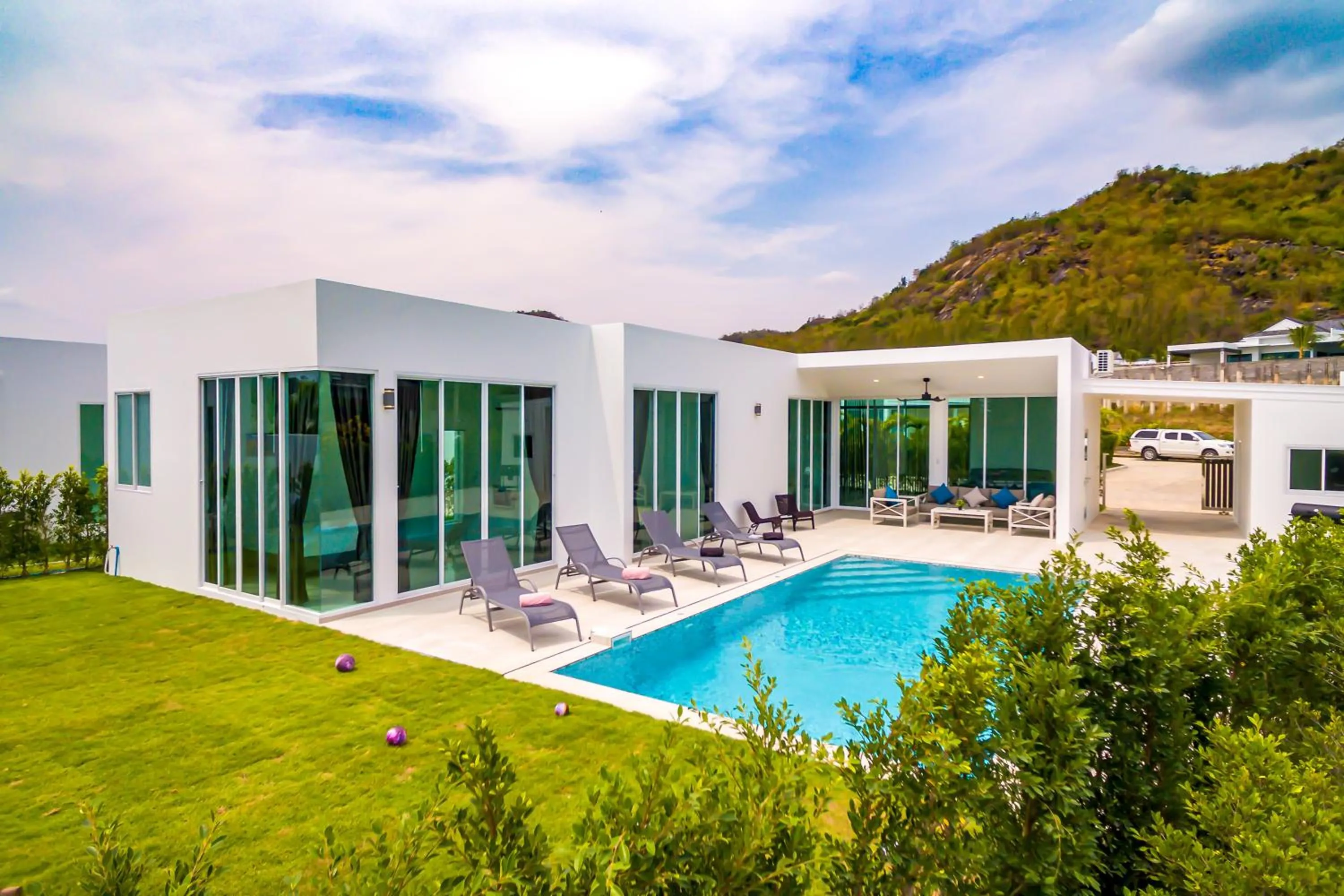 Swimming pool in Modern 3 Bedroom Private Pool Villa KH-A1