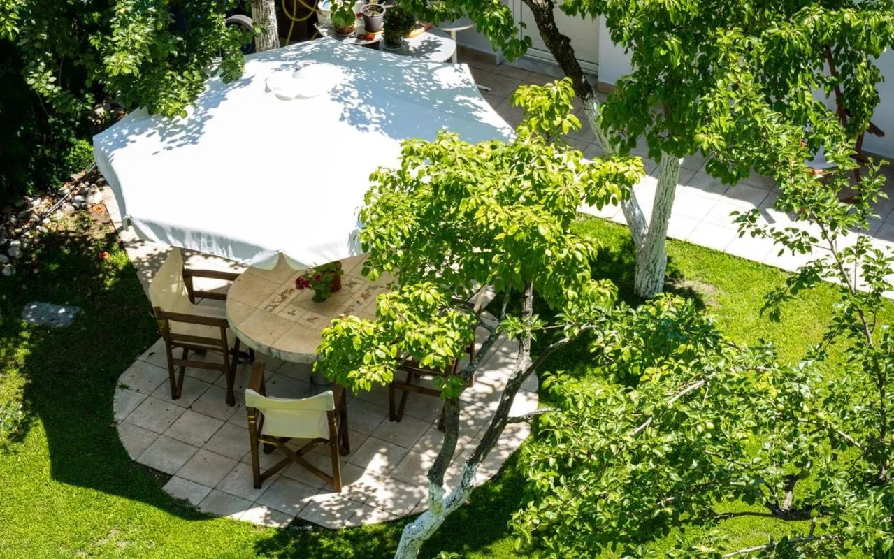 Garden view in Hotel Villa Anais