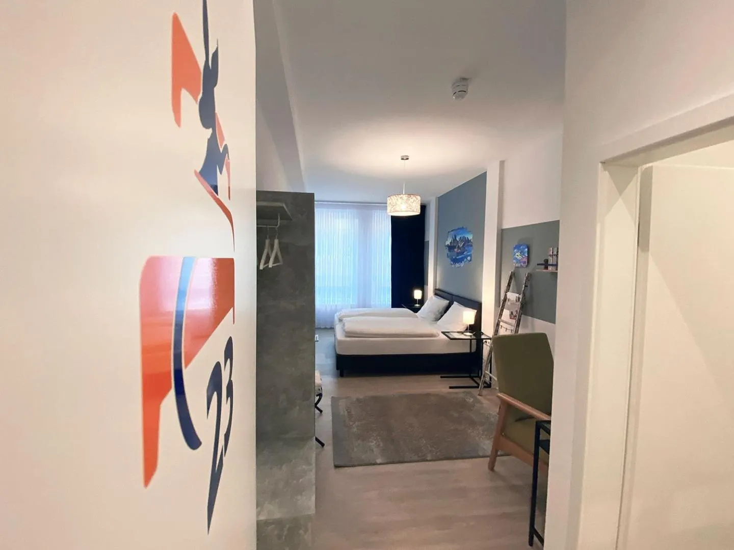 Photo of the whole room, Bed in Kangarooms - Schlachte Weserpromenade