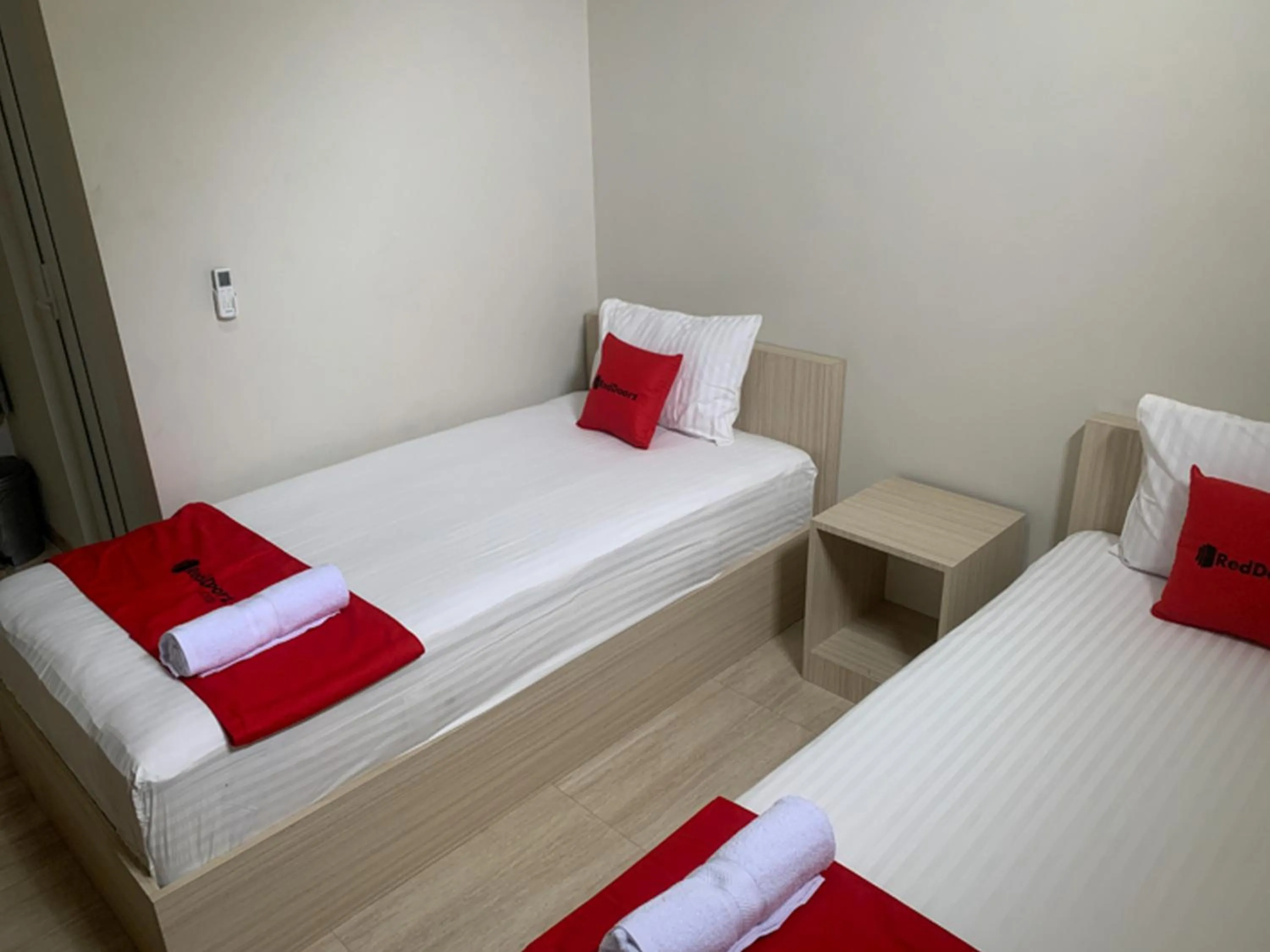 Bed in RedDoorz near Alun Alun Purbalingga