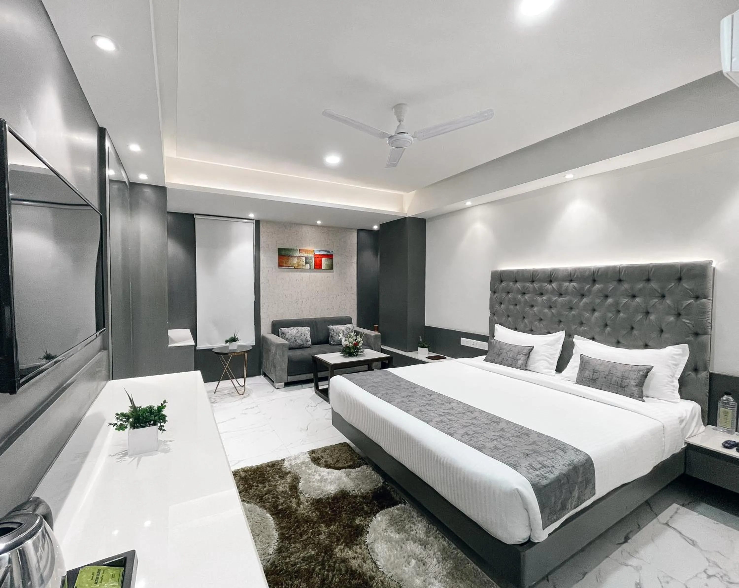 Photo of the whole room, Bed in Jardin Hotels