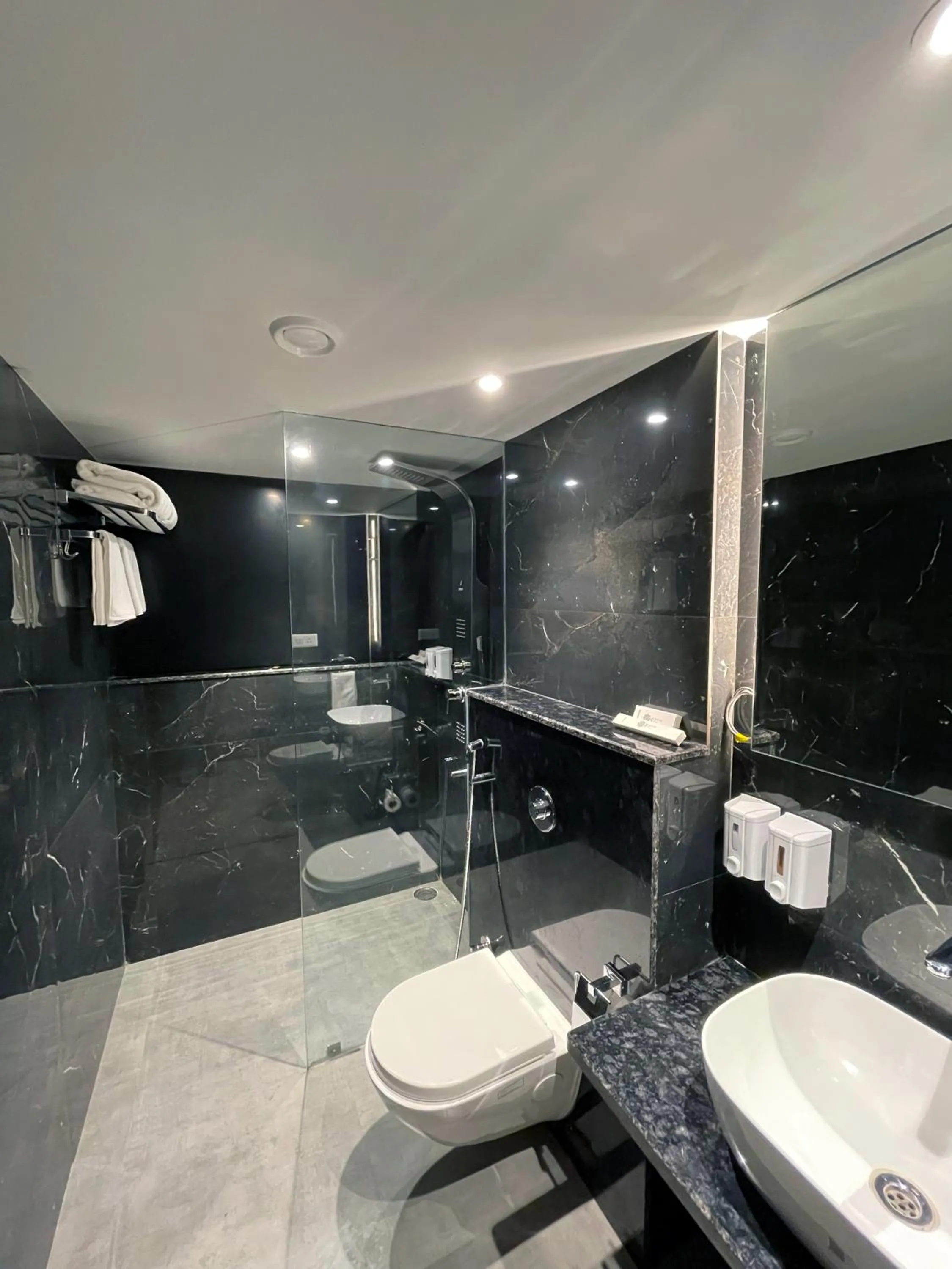 Bathroom in Jardin Hotels