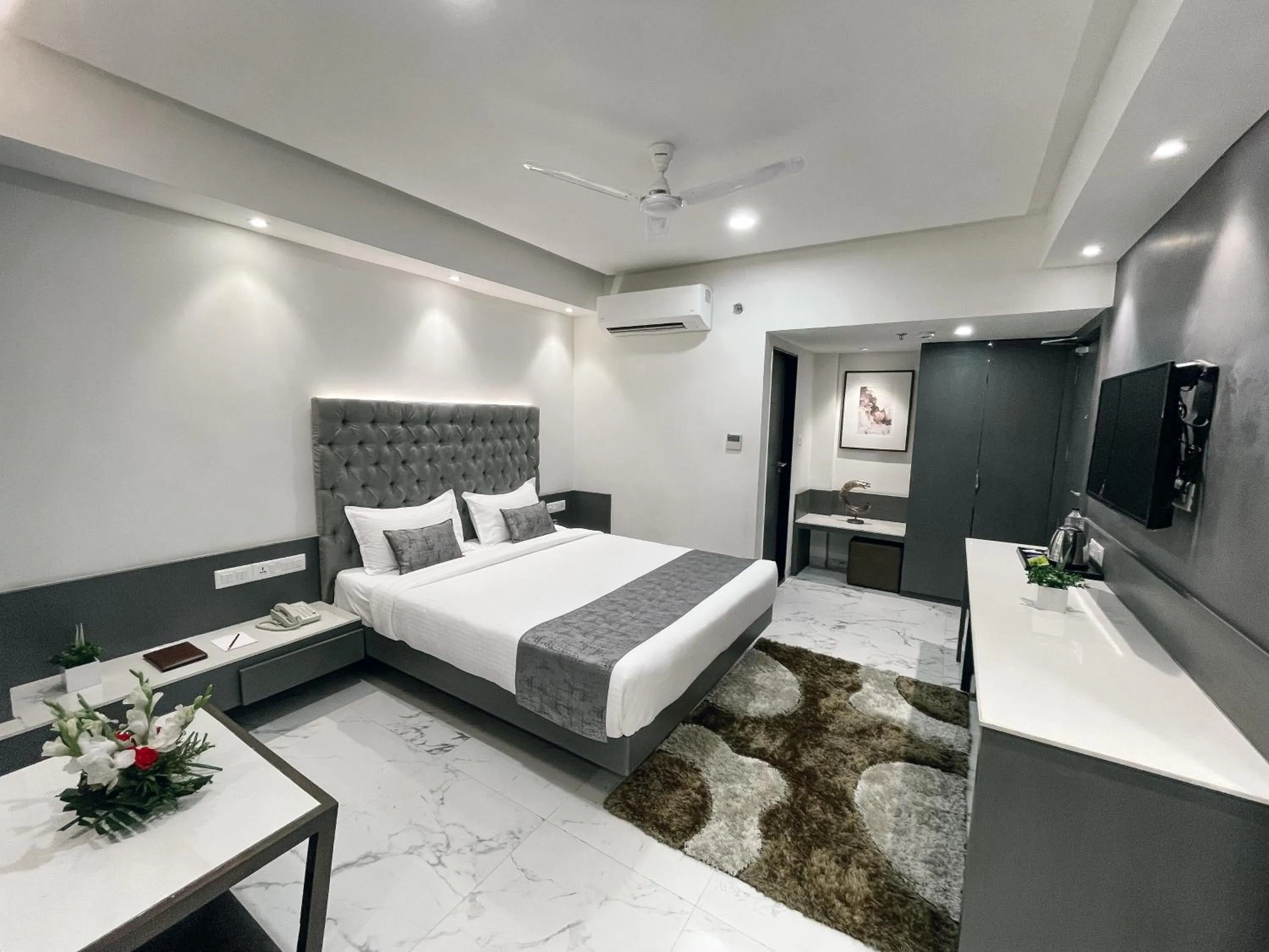 Photo of the whole room, Bed in Jardin Hotels