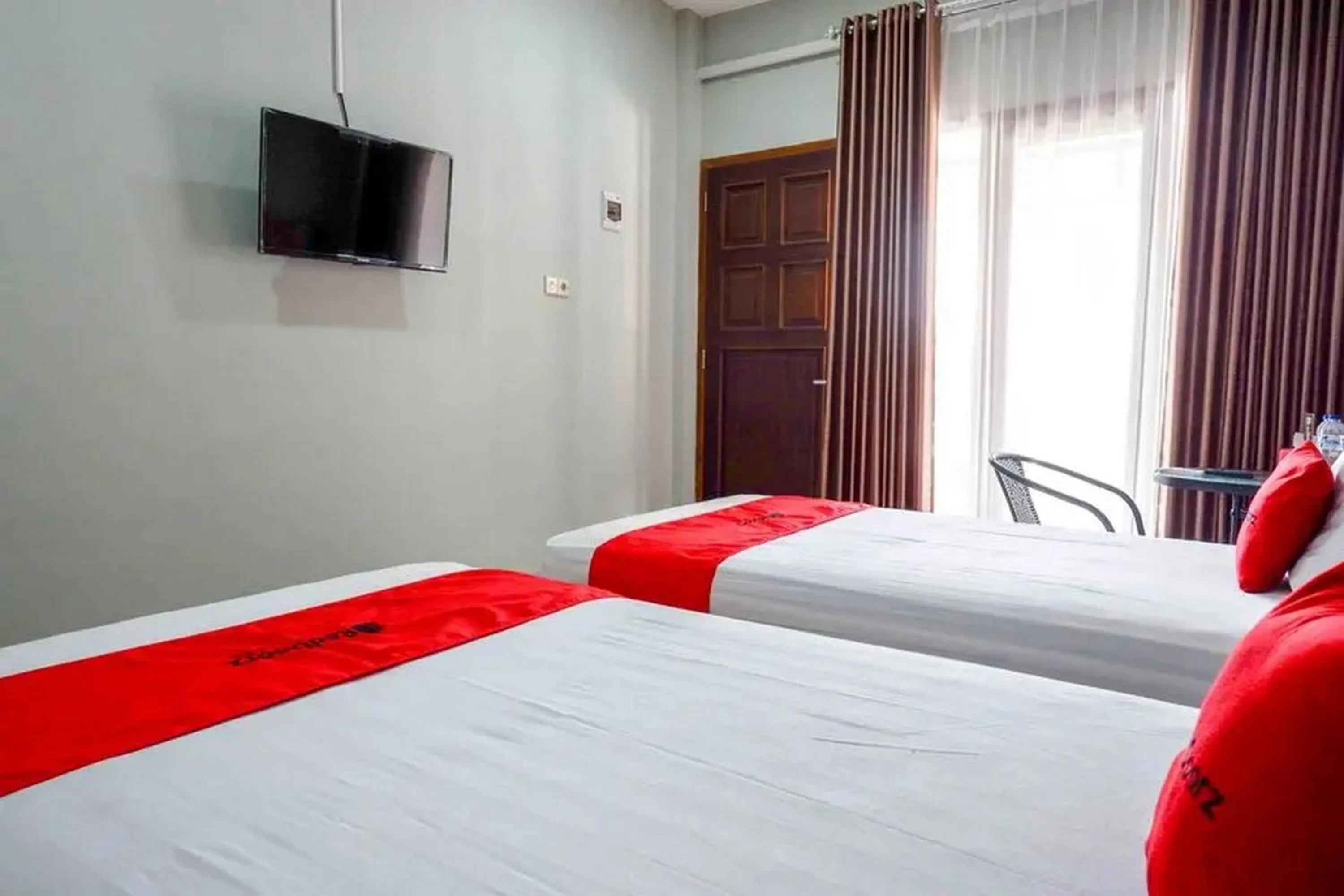 Bedroom, Bed in Reddoorz near Stadion Kridosono Blora