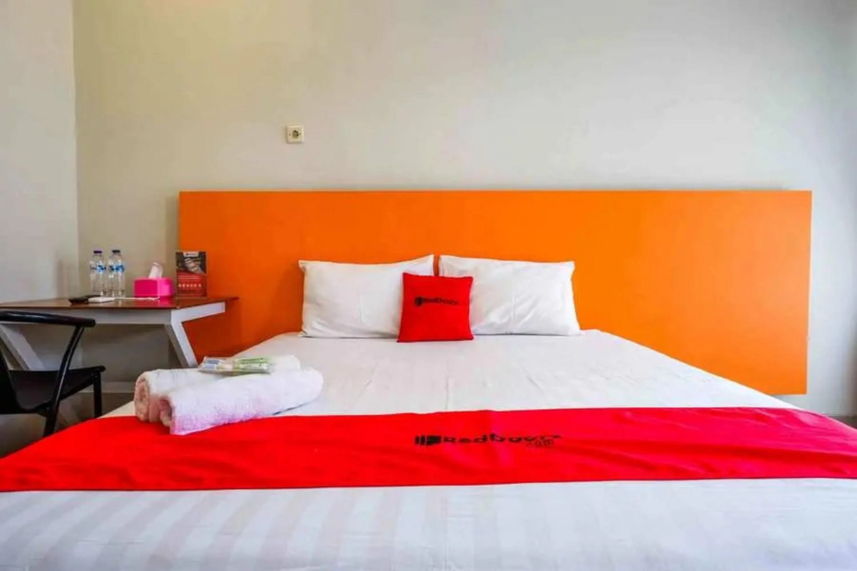 Bedroom, Bed in Reddoorz near Stadion Kridosono Blora