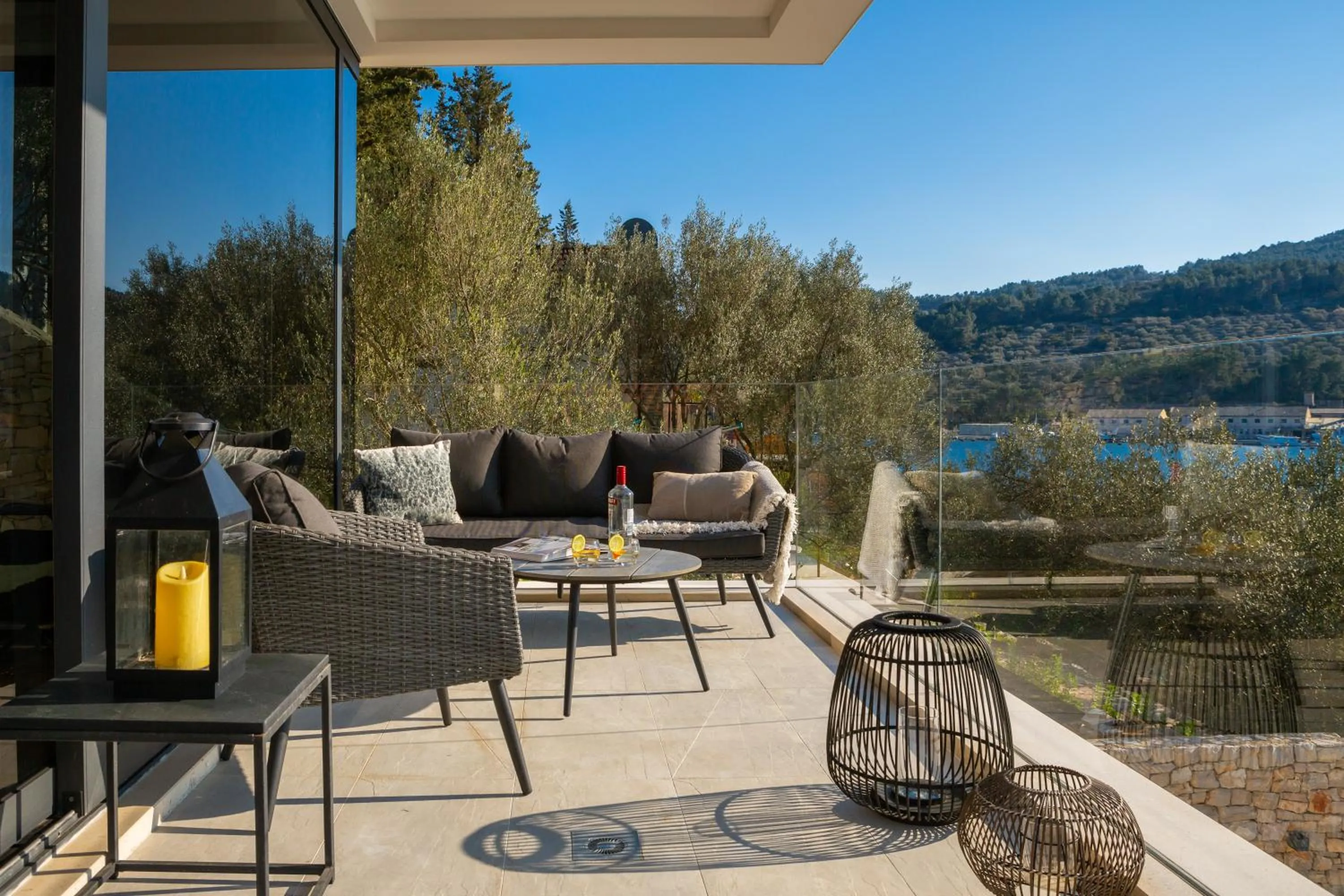 Beachfront Villa Grain of Salt with Pool