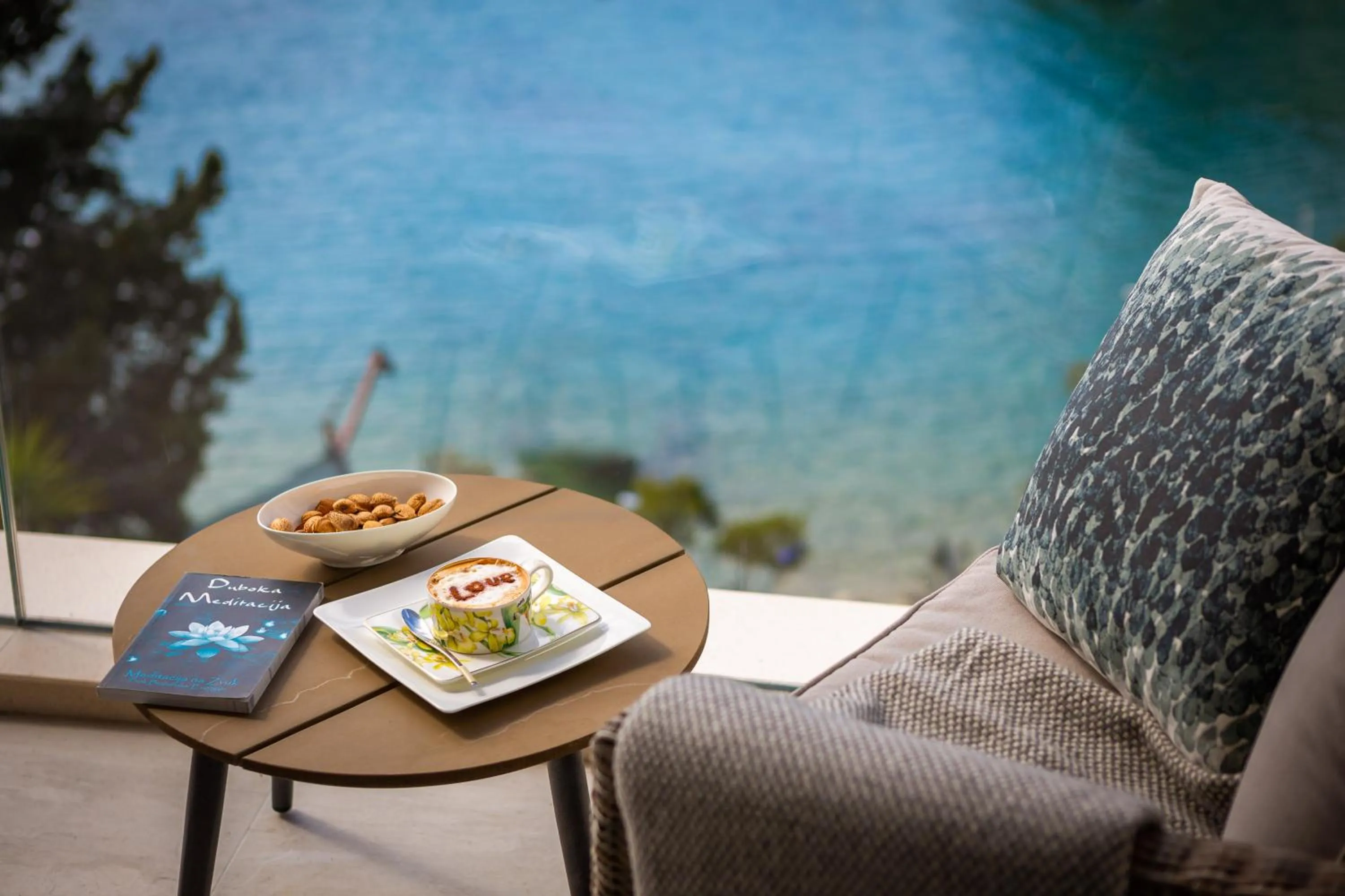 Beachfront Villa Grain of Salt with Pool