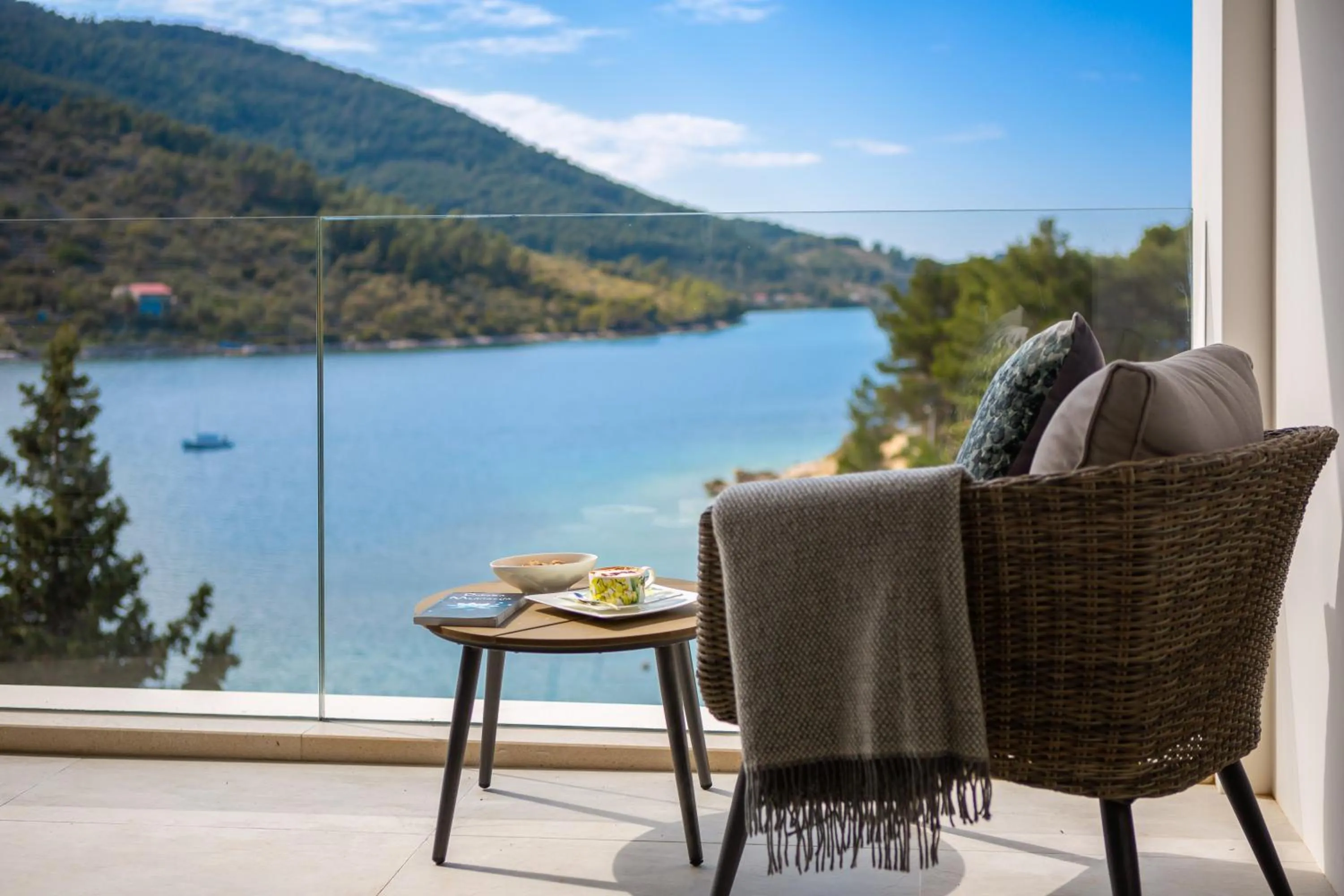 Beachfront Villa Grain of Salt with Pool