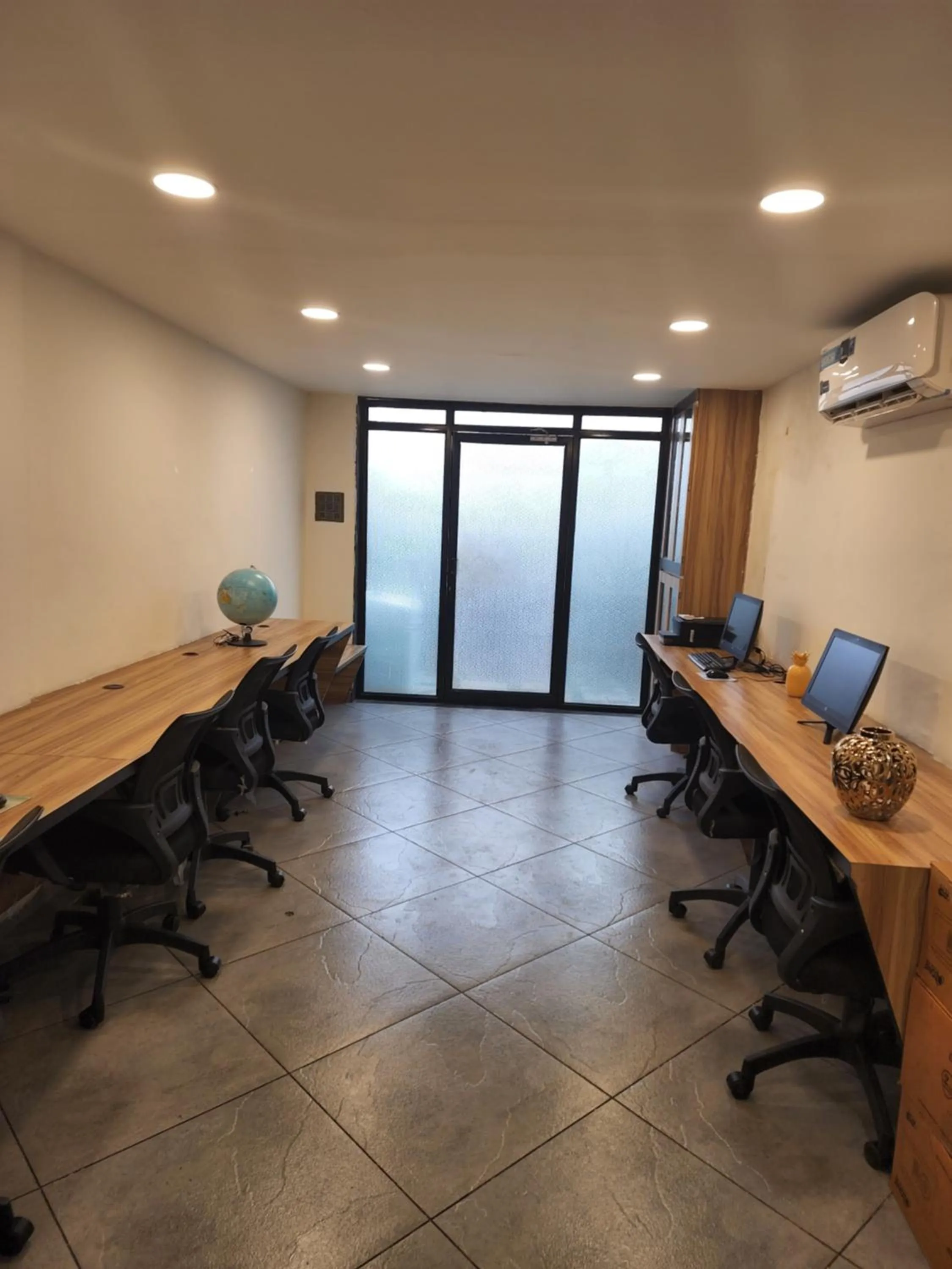 Meeting/conference room in Coliwo Un - Viman Nagar