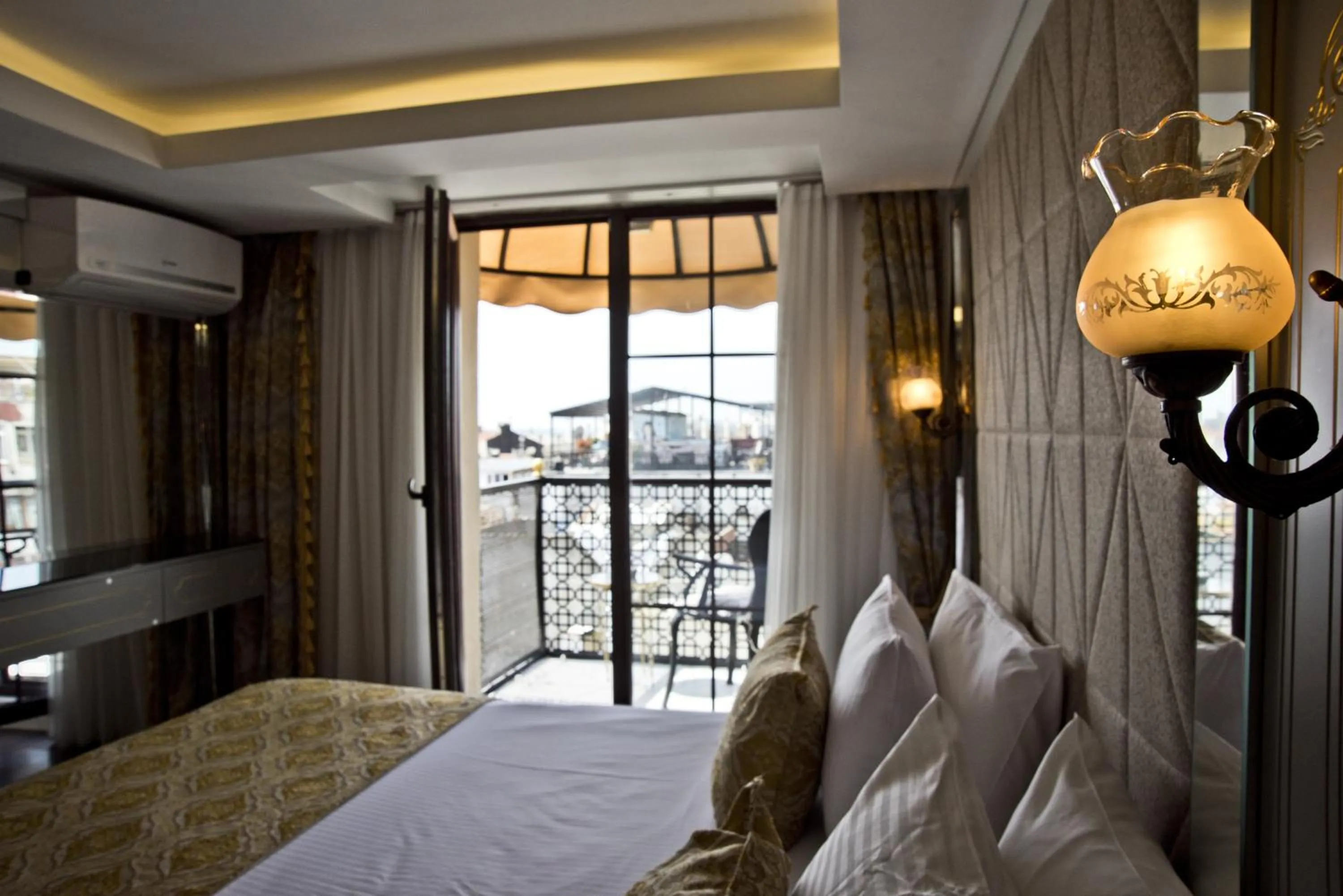 Balcony/Terrace, Bed in Sultan Suleyman Palace Hotel & Spa