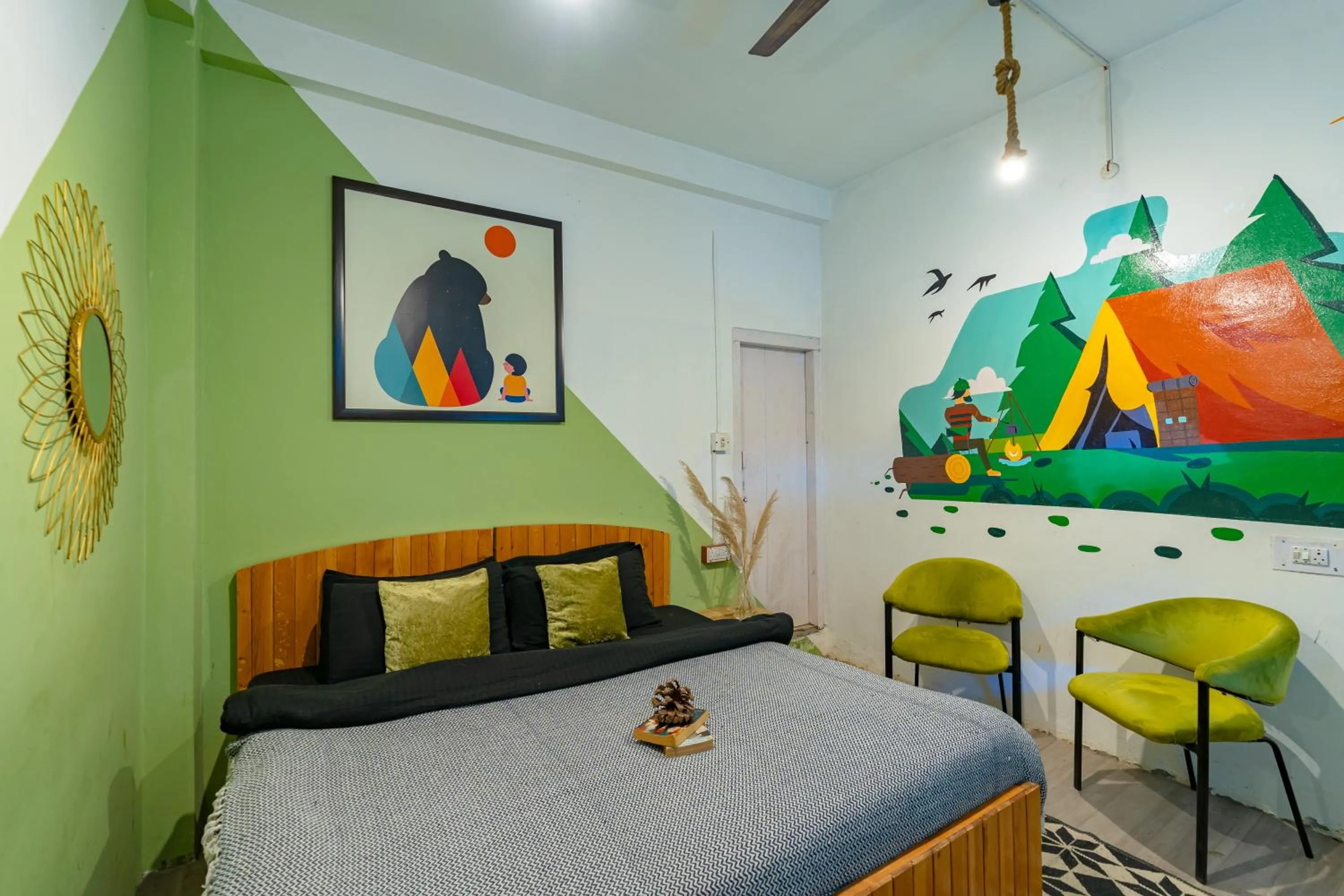 Photo of the whole room, Bed in Jungle Hostel by Whoopers