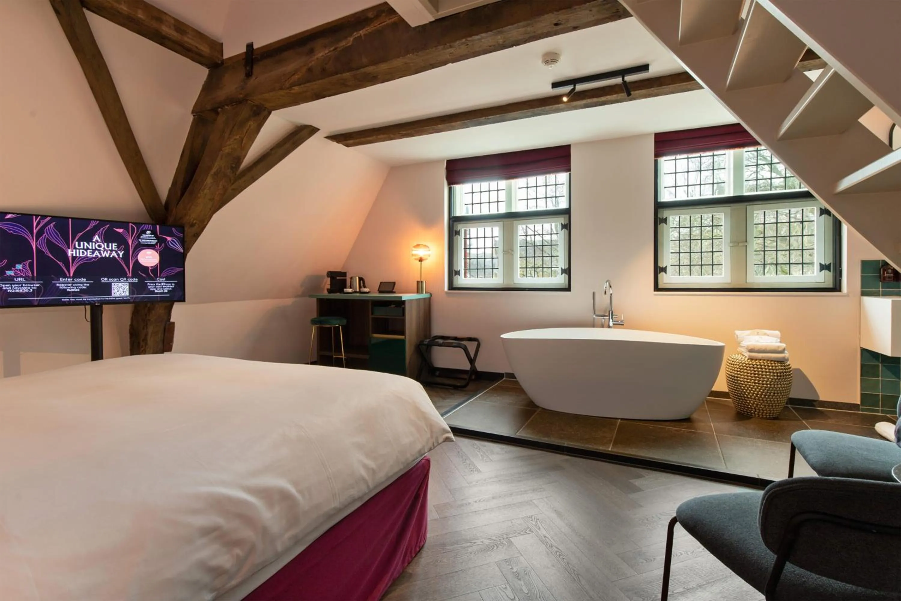 Bed in Relais & Châteaux Weeshuis Gouda