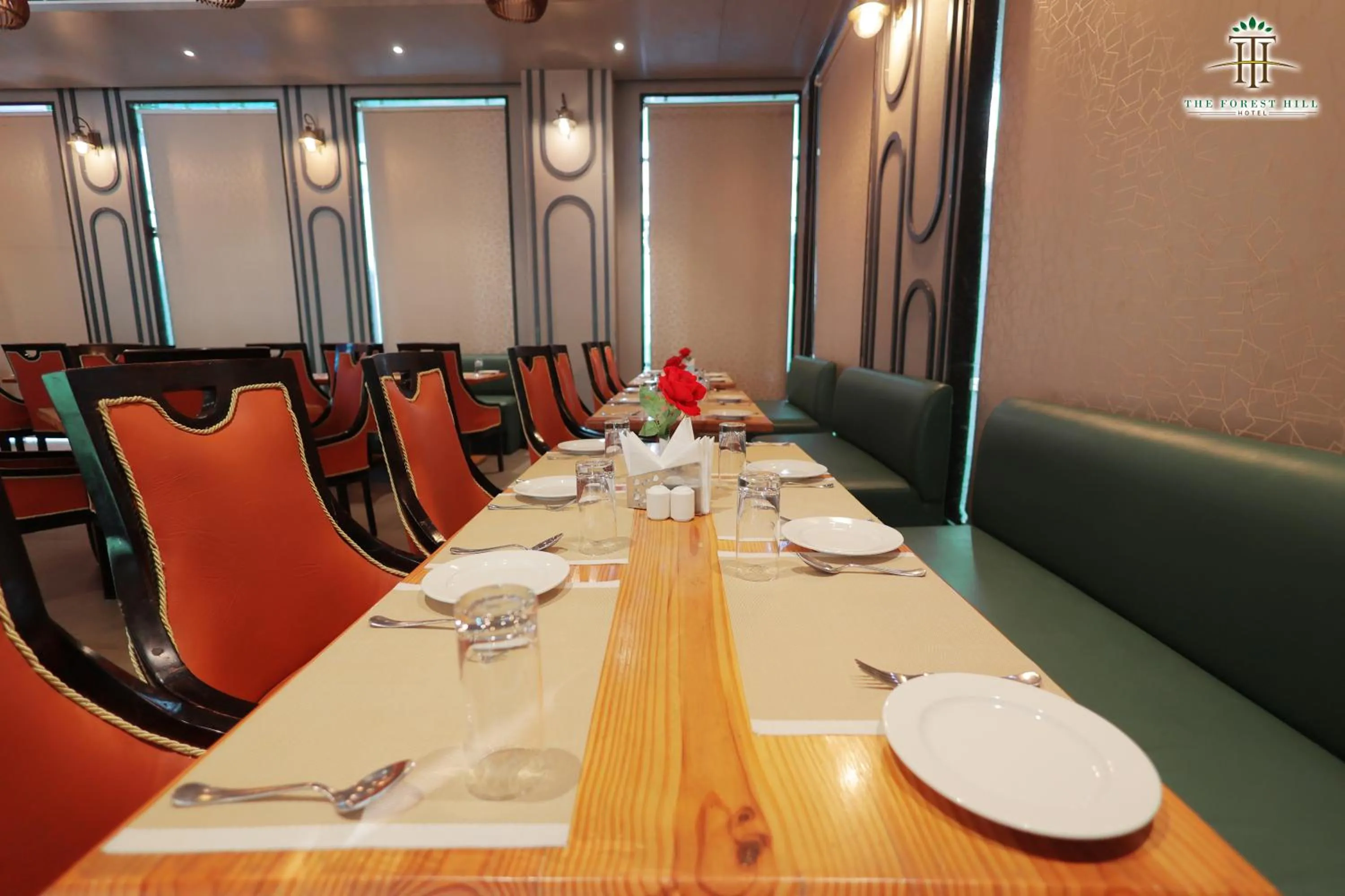 Restaurant/places to eat in The Forest Hill Hotel