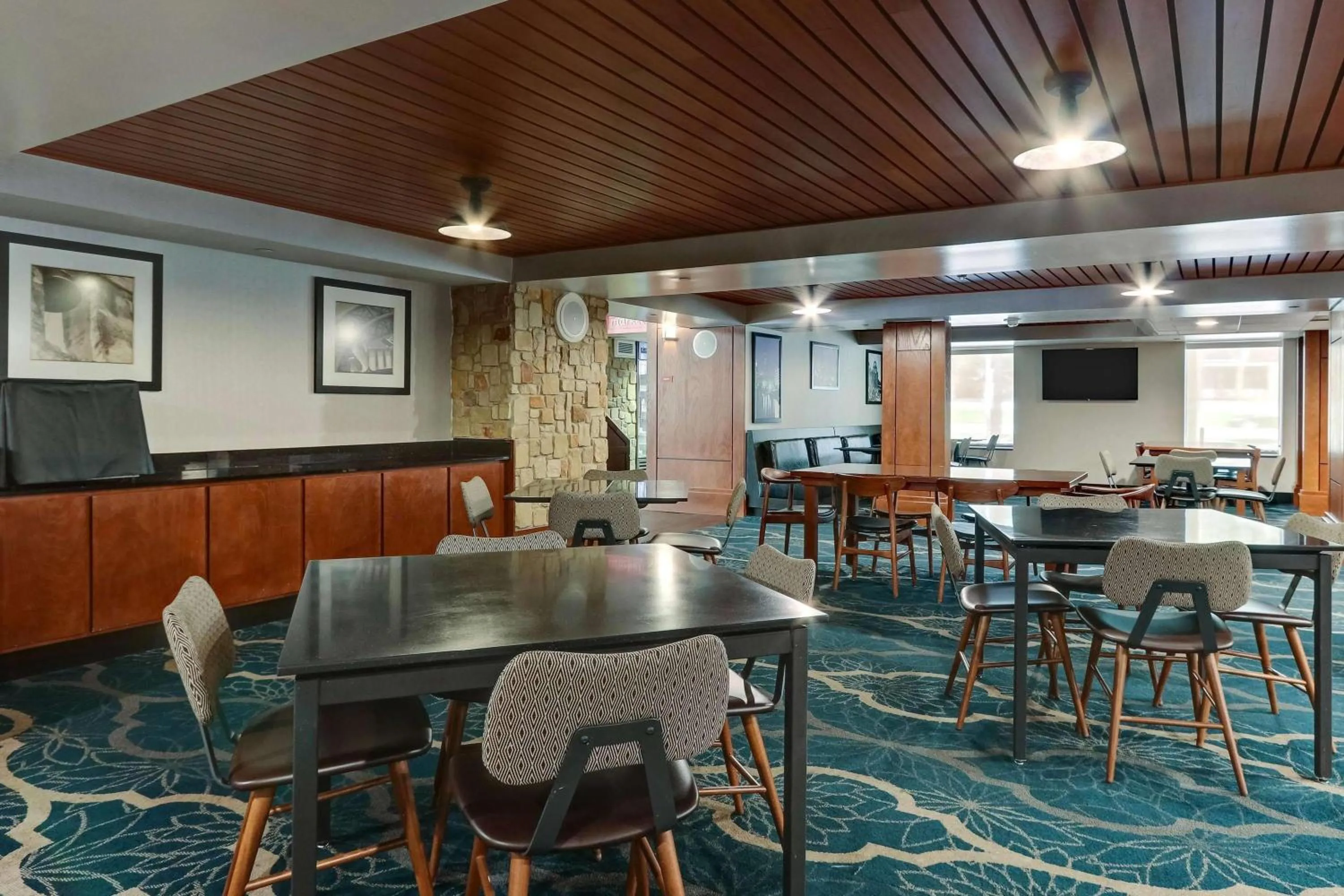 Restaurant/places to eat in Wyndham Garden San Antonio Airport