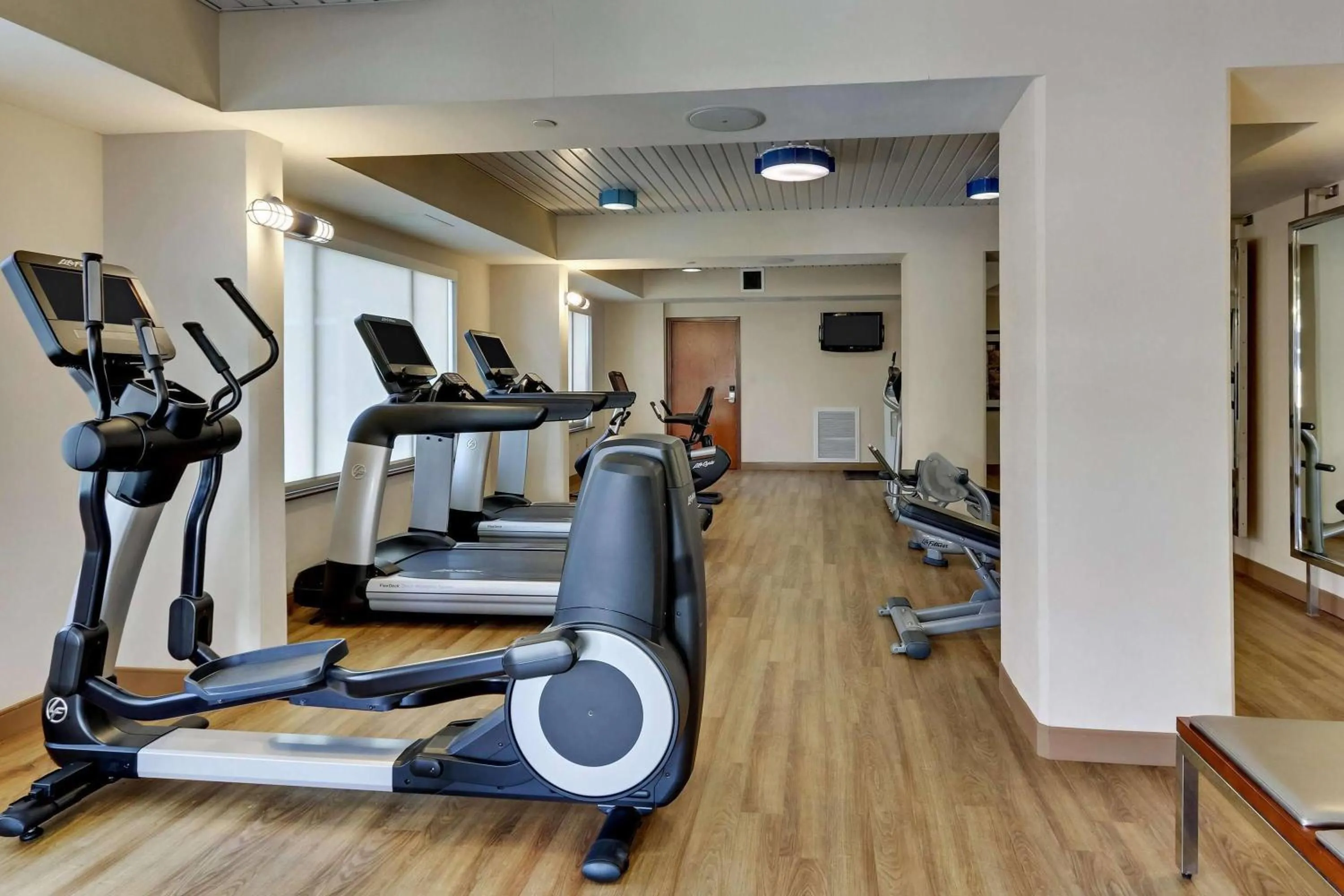 Fitness centre/facilities in Wyndham Garden San Antonio Airport