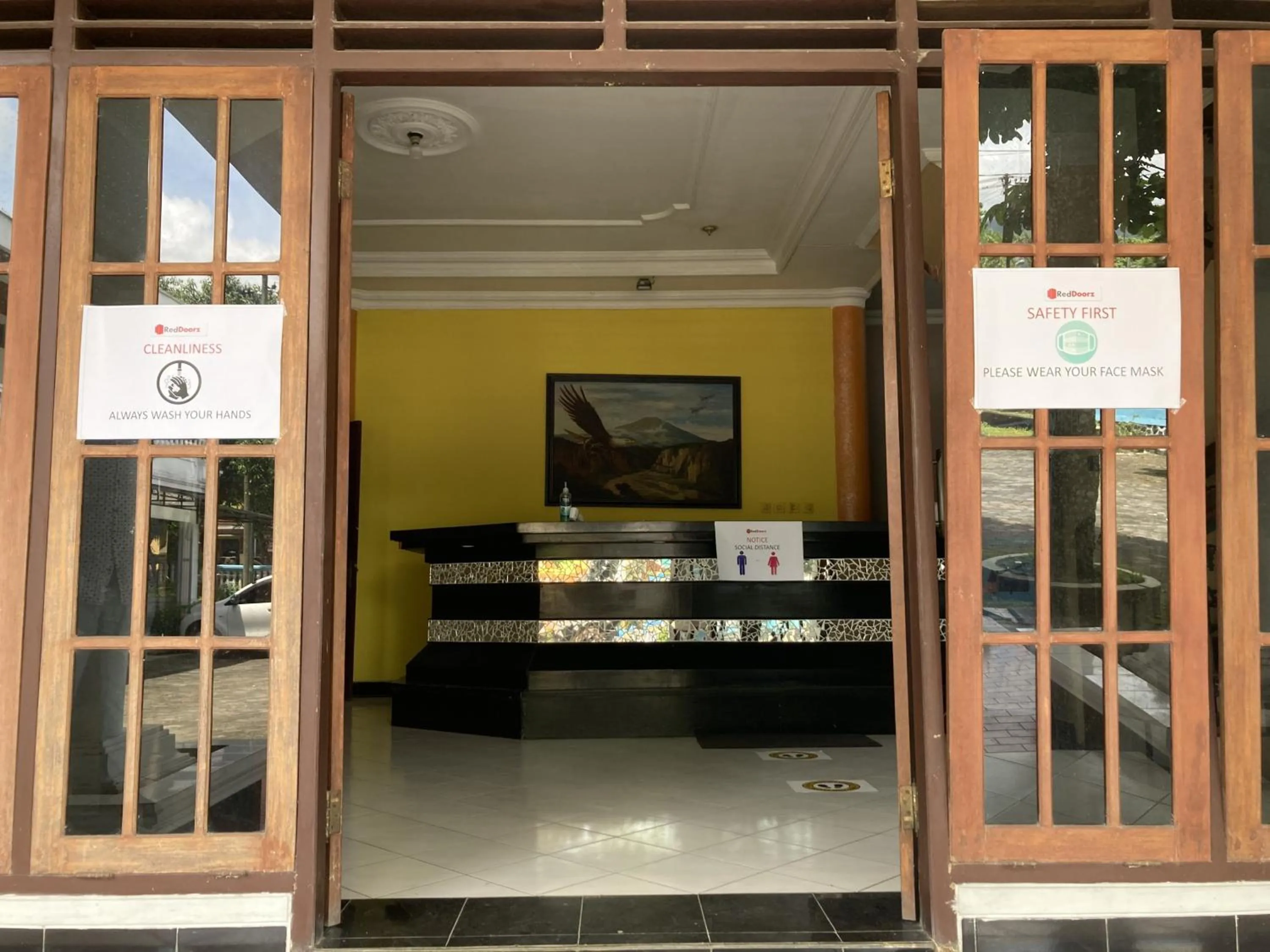Lobby or reception in Hotel Garuda Syariah near Alun Alun Banjarnegara