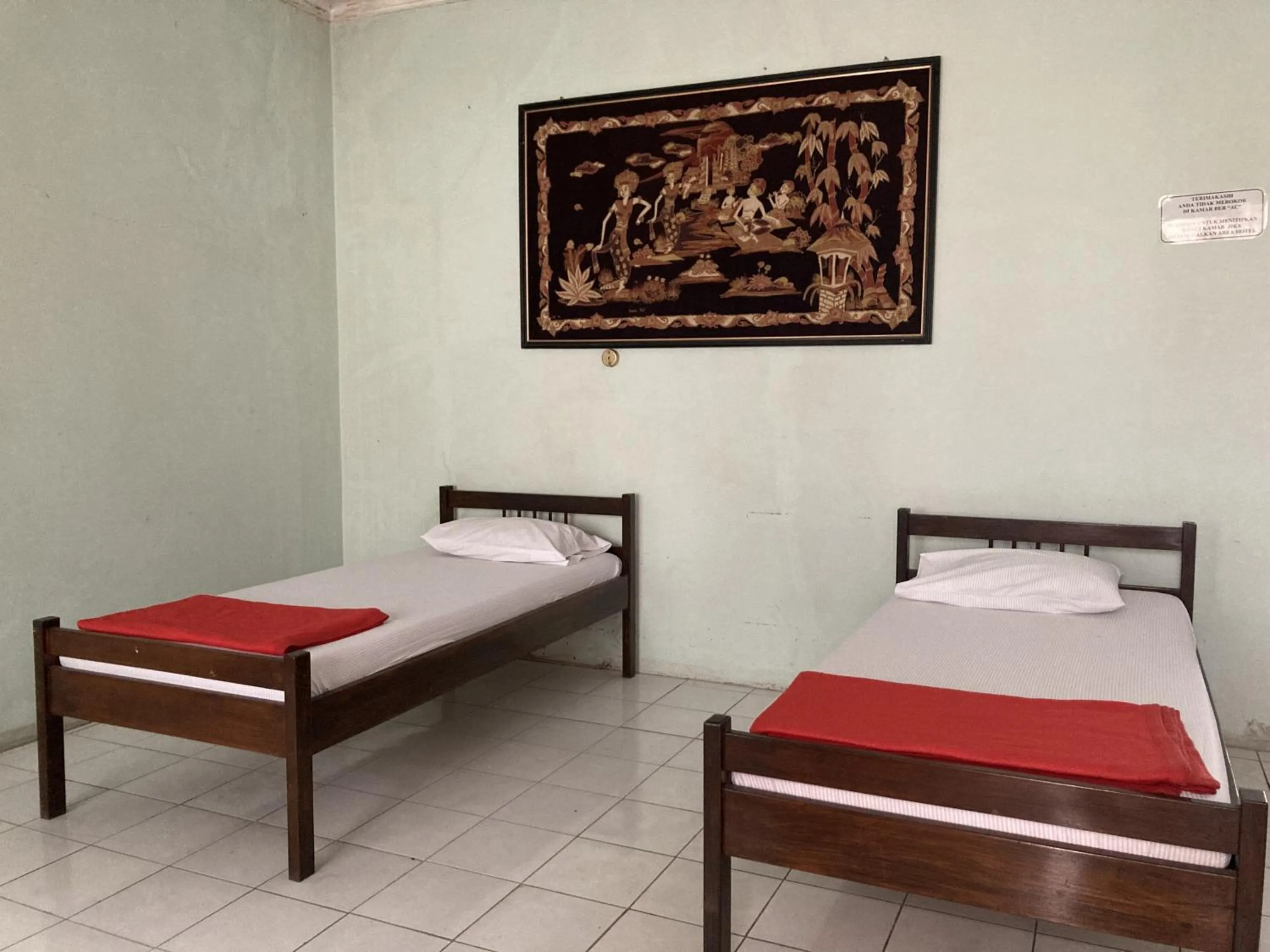 Bed in Hotel Garuda Syariah near Alun Alun Banjarnegara