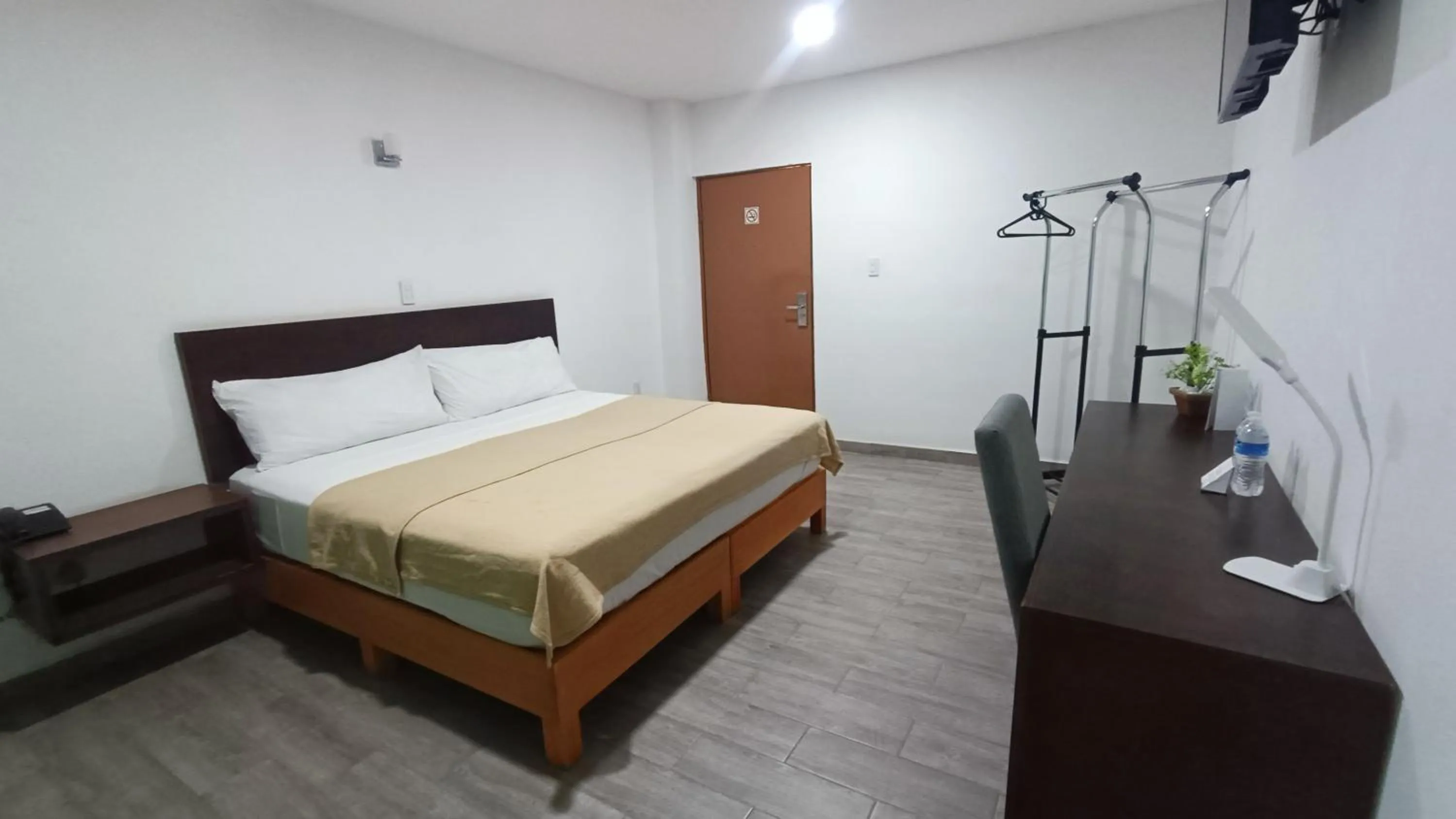 TV and multimedia, Bed in Noas Hotel