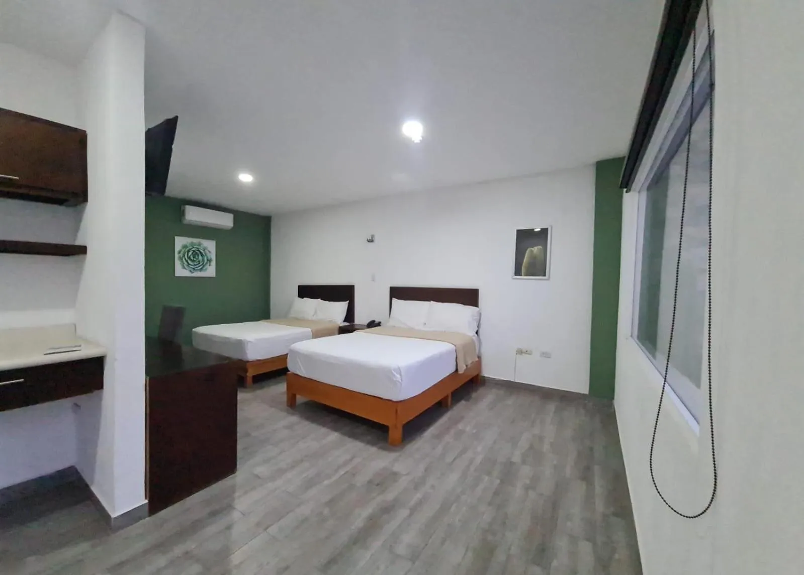 Budget Twin Room in Noas Hotel