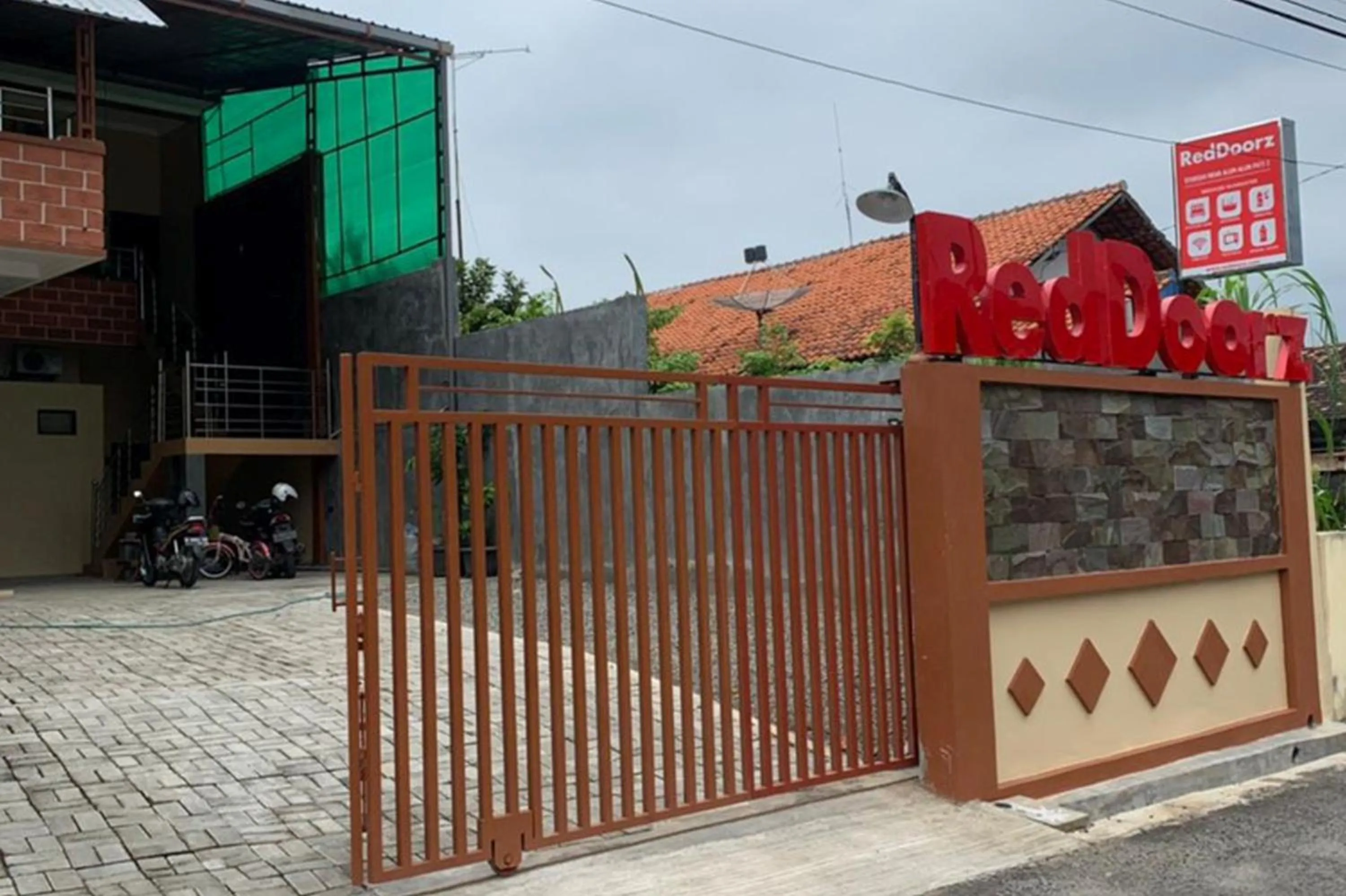 Property building in RedDoorz Syariah near Kawasan Simpang Lima Pati
