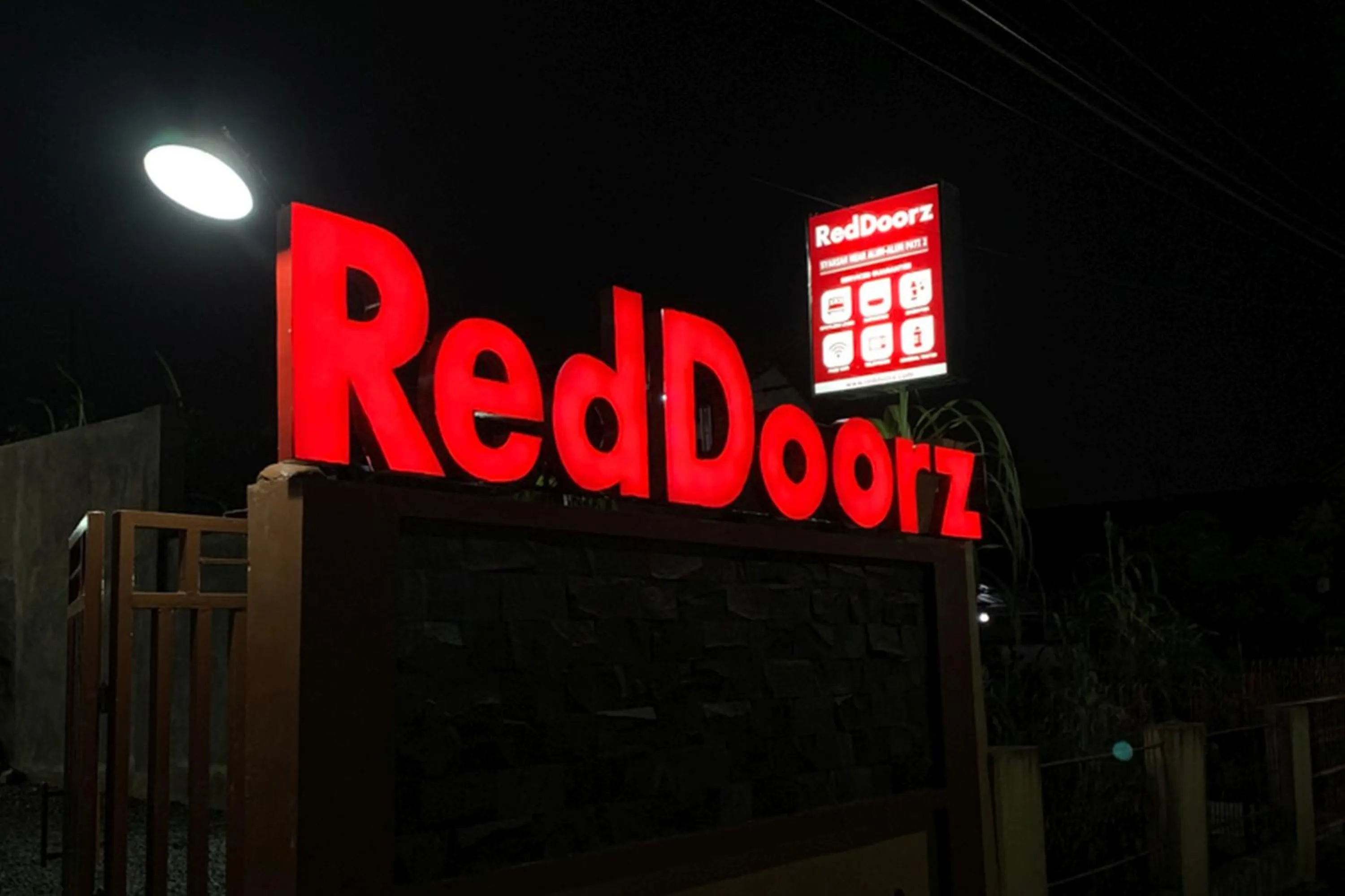 Property building in RedDoorz Syariah near Kawasan Simpang Lima Pati