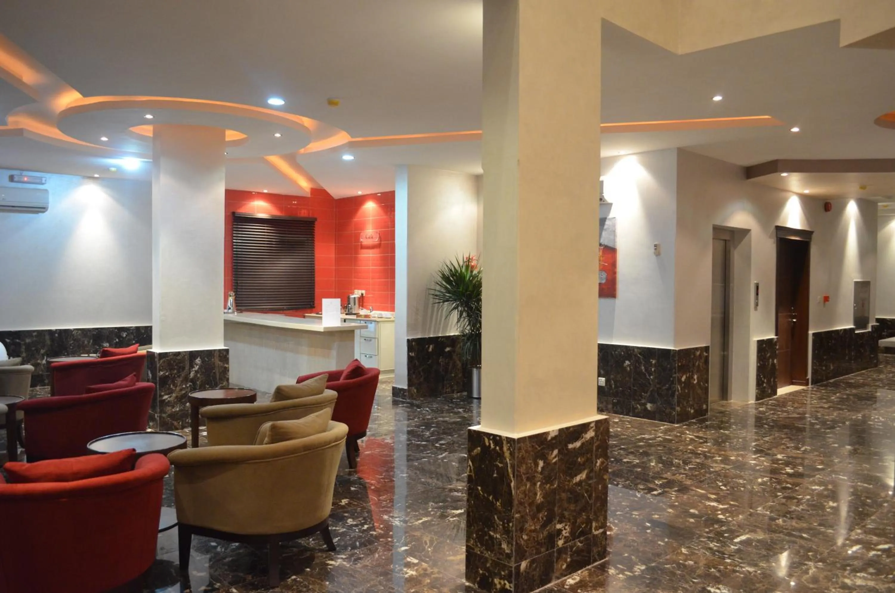 Lobby or reception in Al Juraisi Hotel Apartments