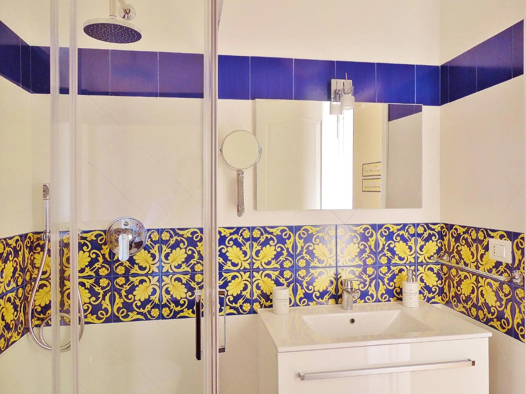 Bathroom in Cielo di Taormina