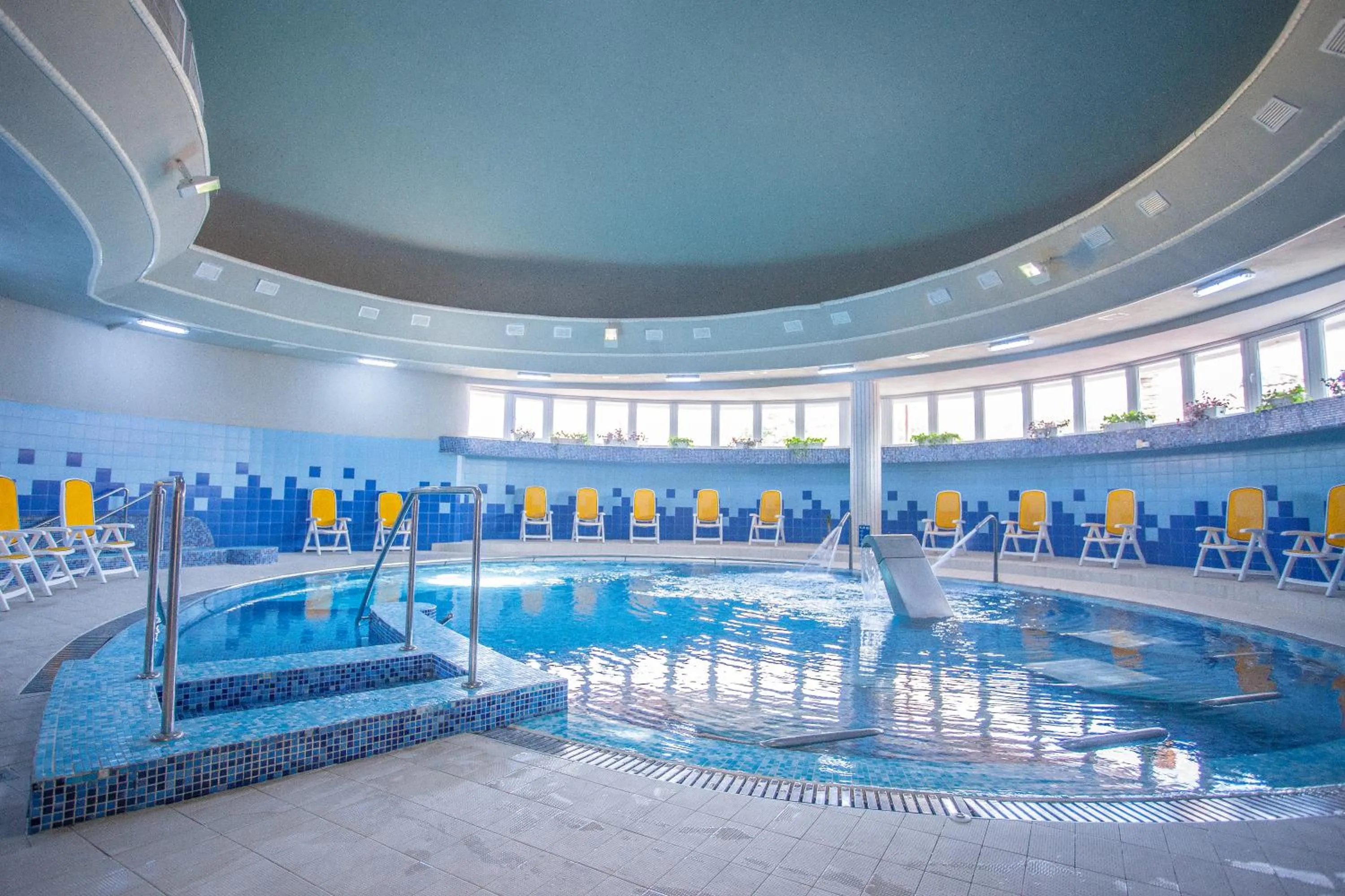 Swimming pool in Hotel International