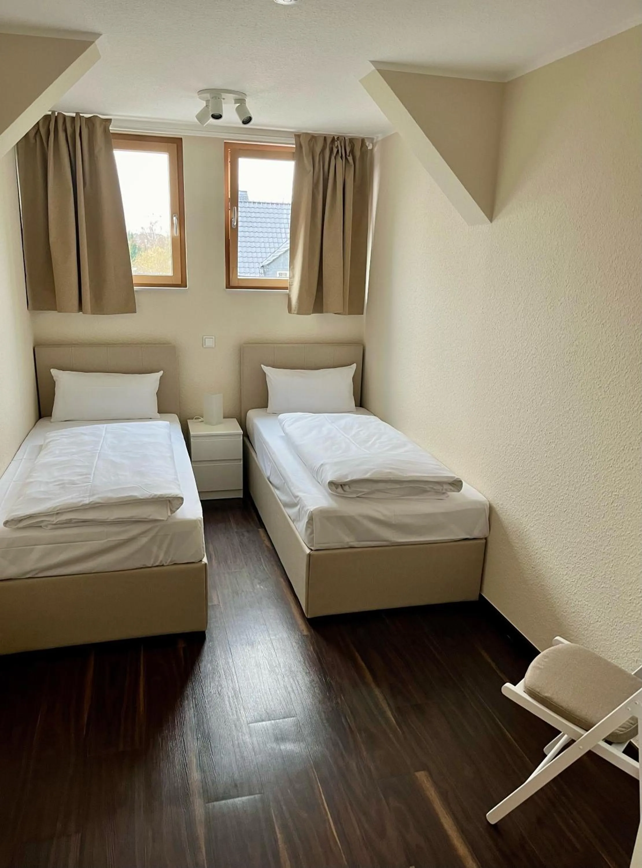 Bed in Troll's Brauhaushotel