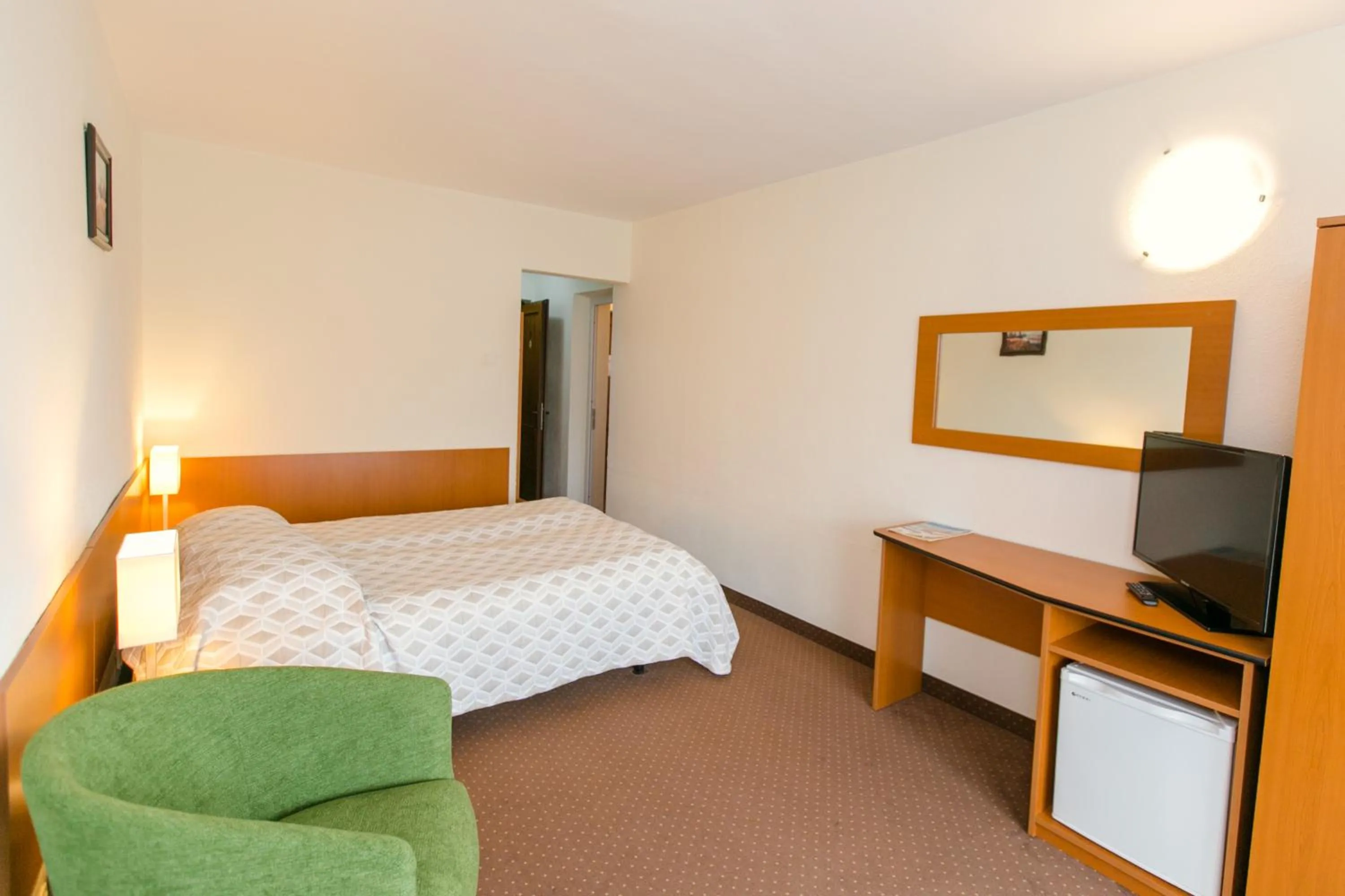 Photo of the whole room, Bed in Hotel Poienița