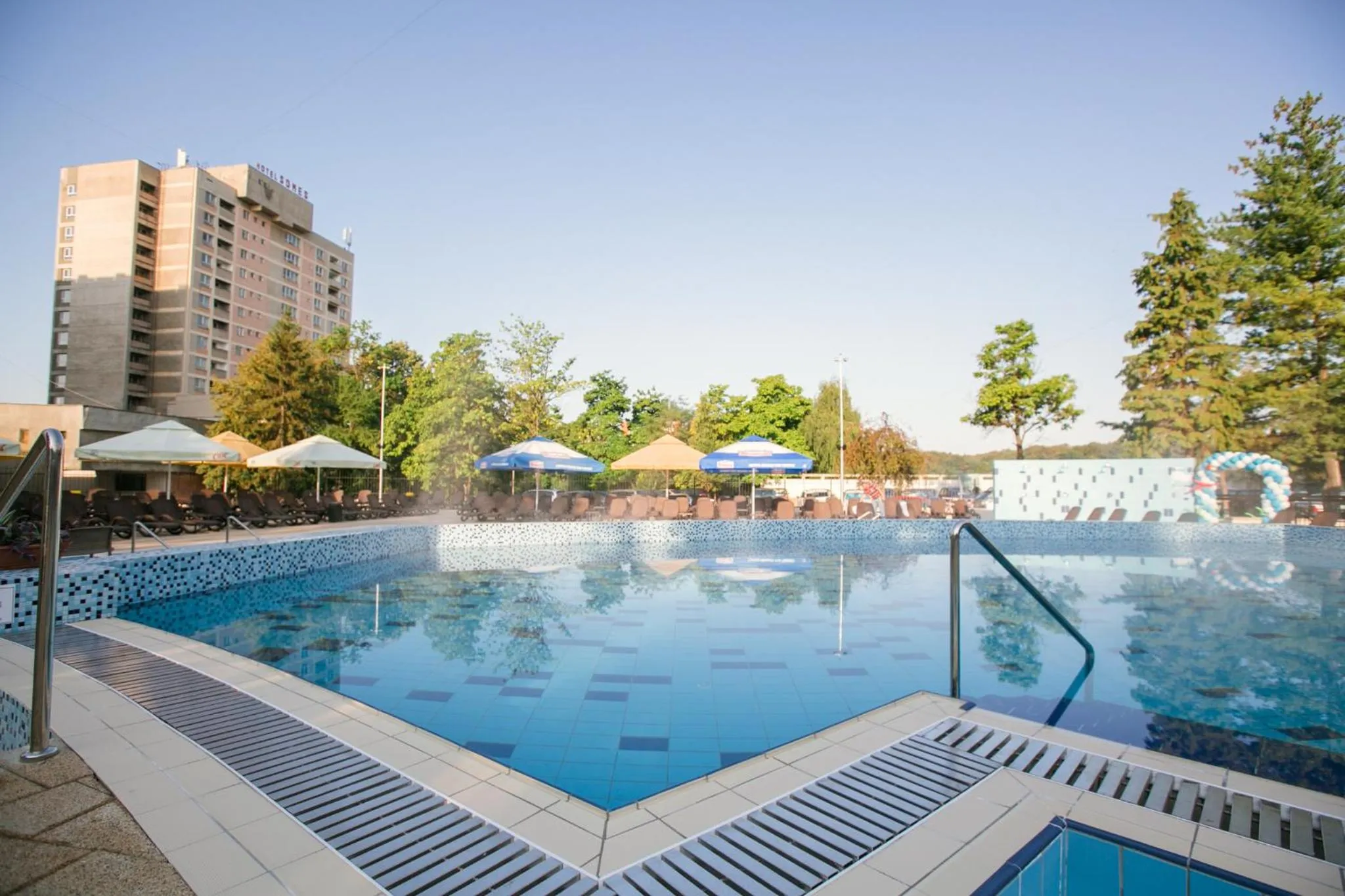 Swimming pool in Hotel Poienița