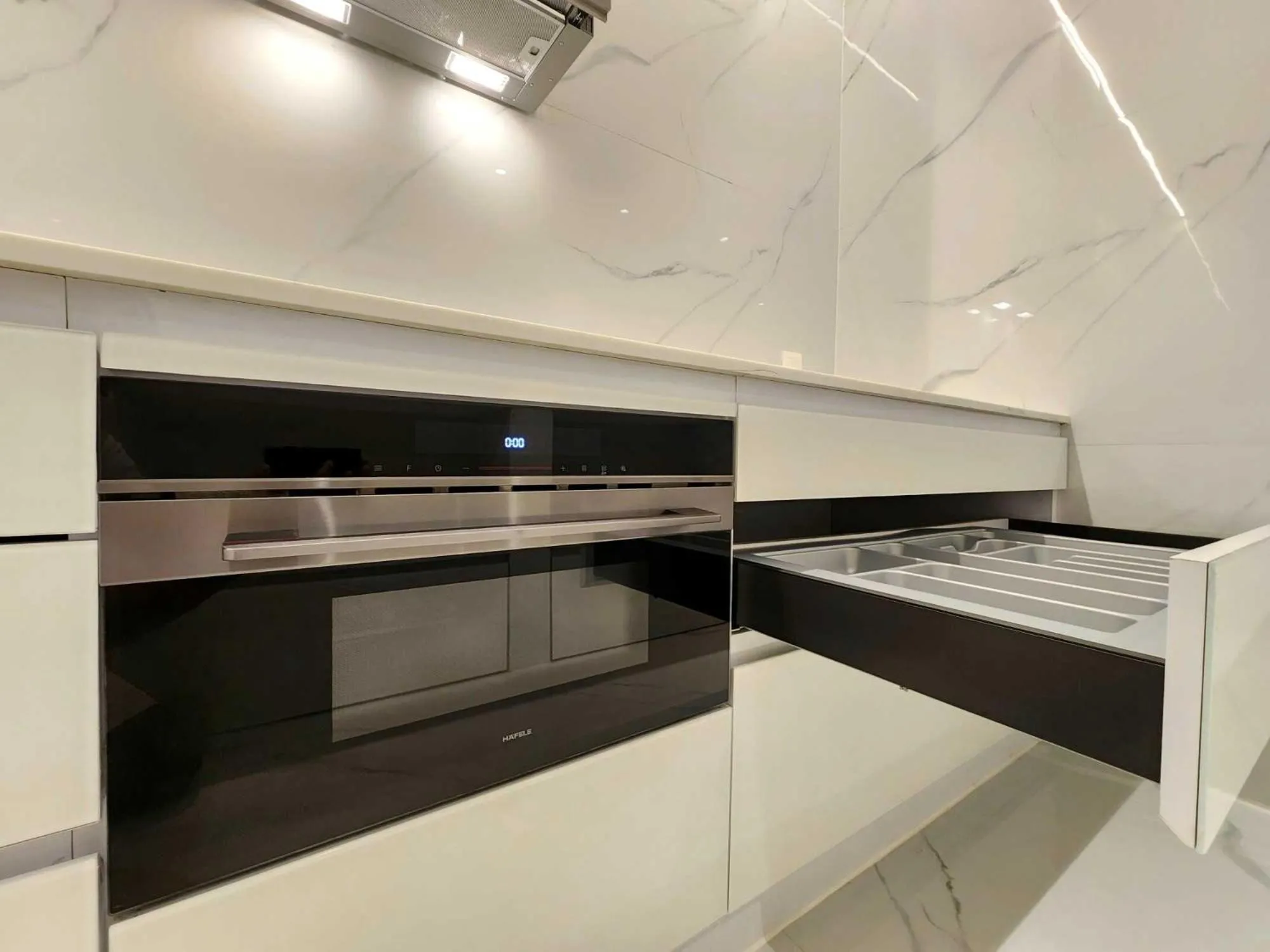 oven in Landcorp hotels