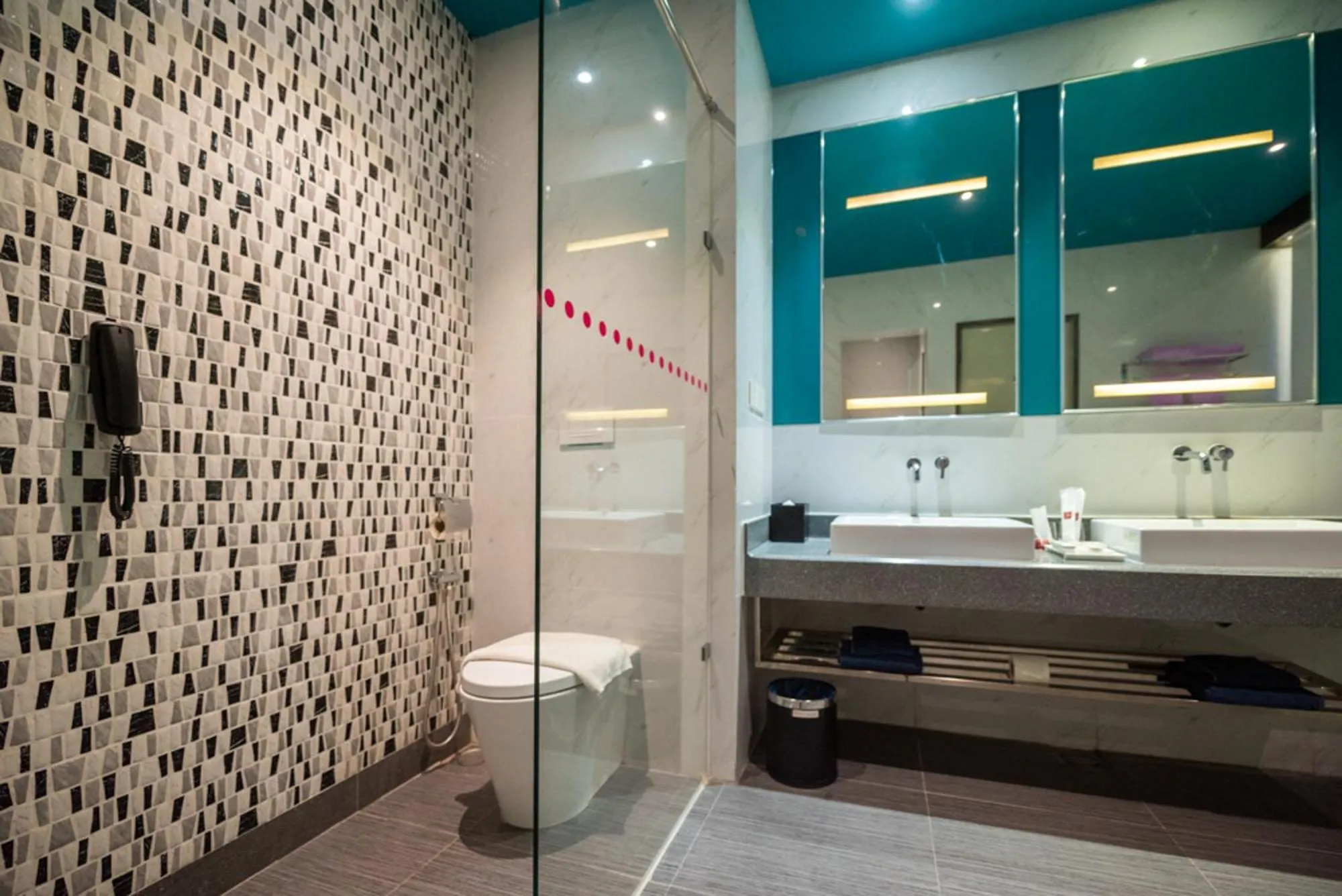 Bathroom in Asaya Hotel Kota Kinabalu - Refurbished 2024