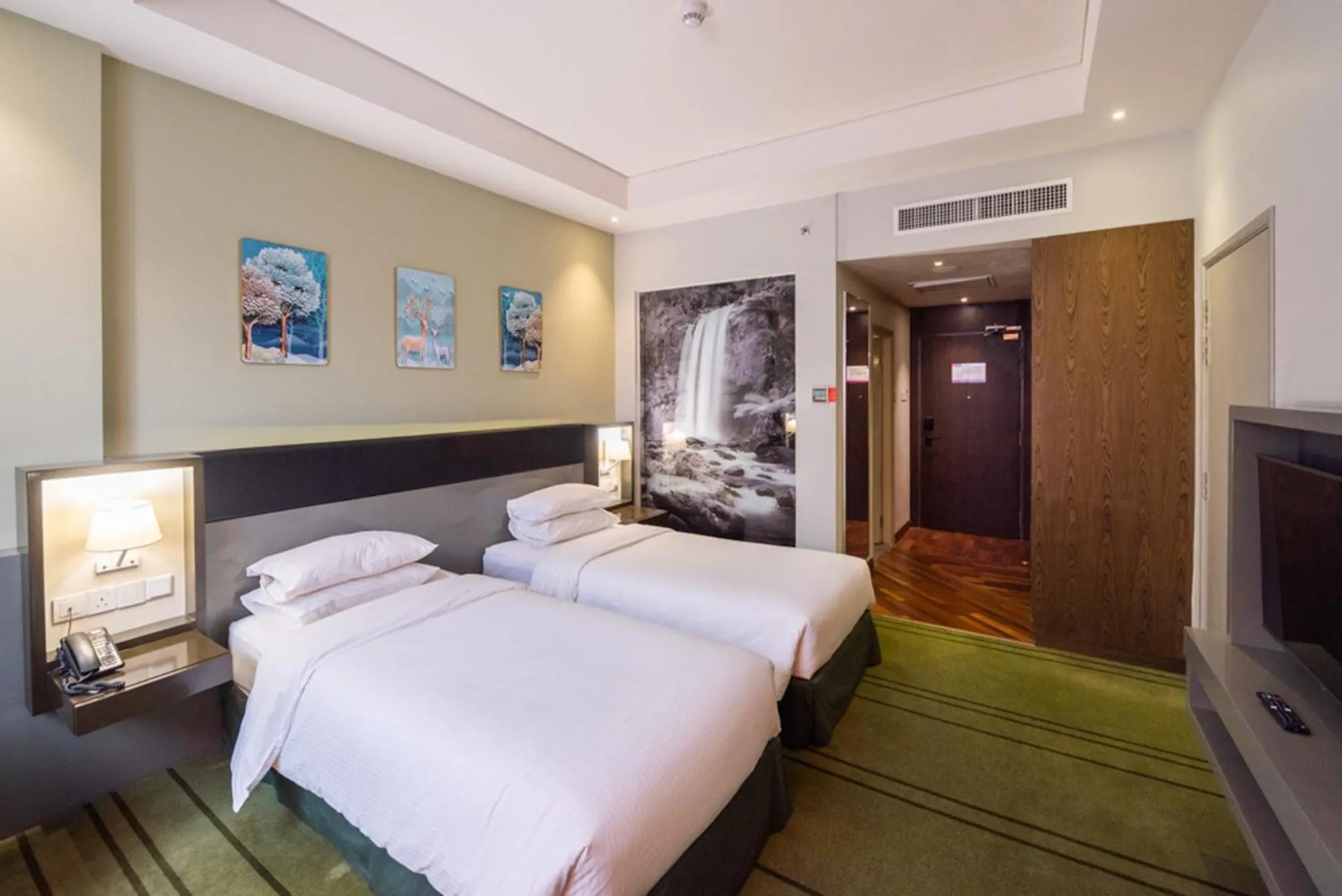 Bed in Asaya Hotel Kota Kinabalu - Refurbished 2024