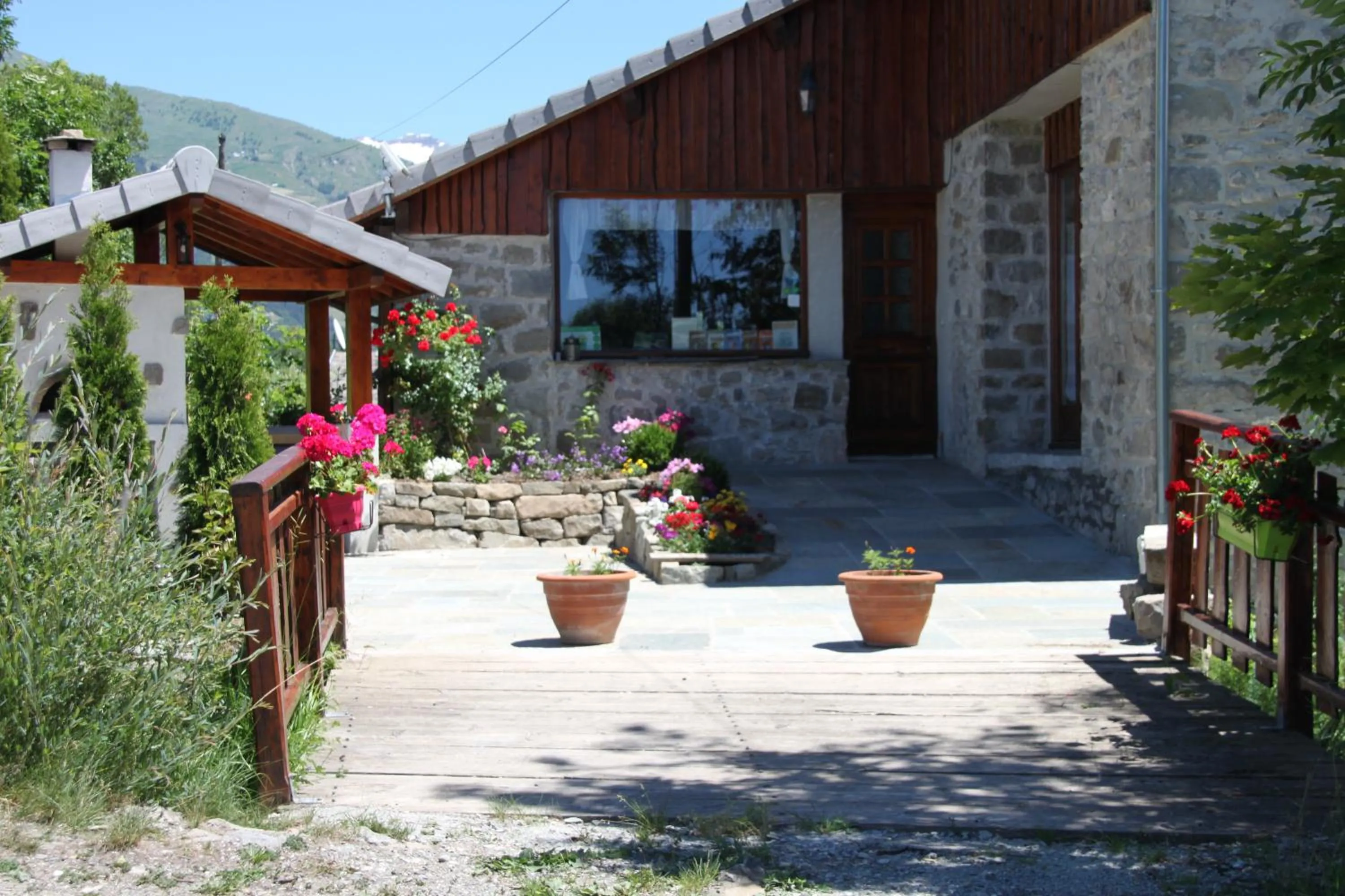 Facade/entrance in Chambres d'hôtes l'Abondance