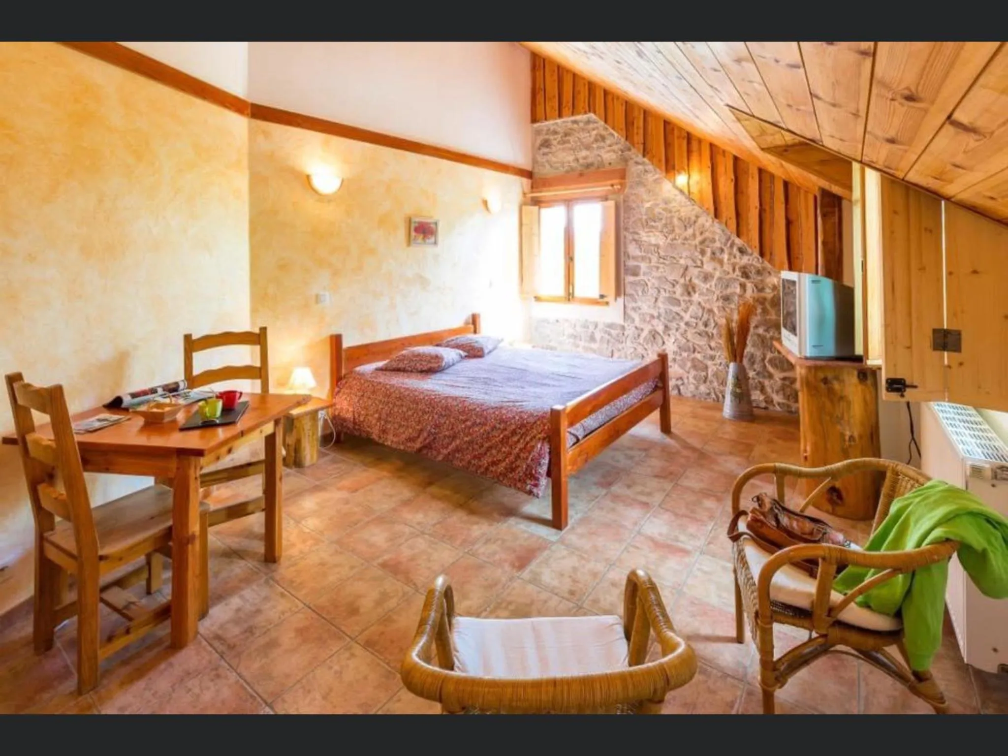 Bedroom, Bed in Chambres d'hôtes l'Abondance