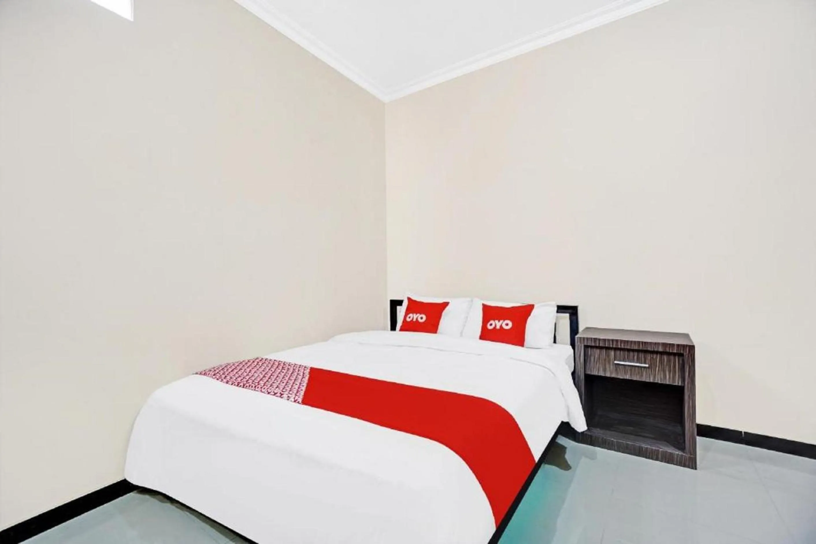 Bedroom, Bed in Hotel O Avisha Guest House Syariah