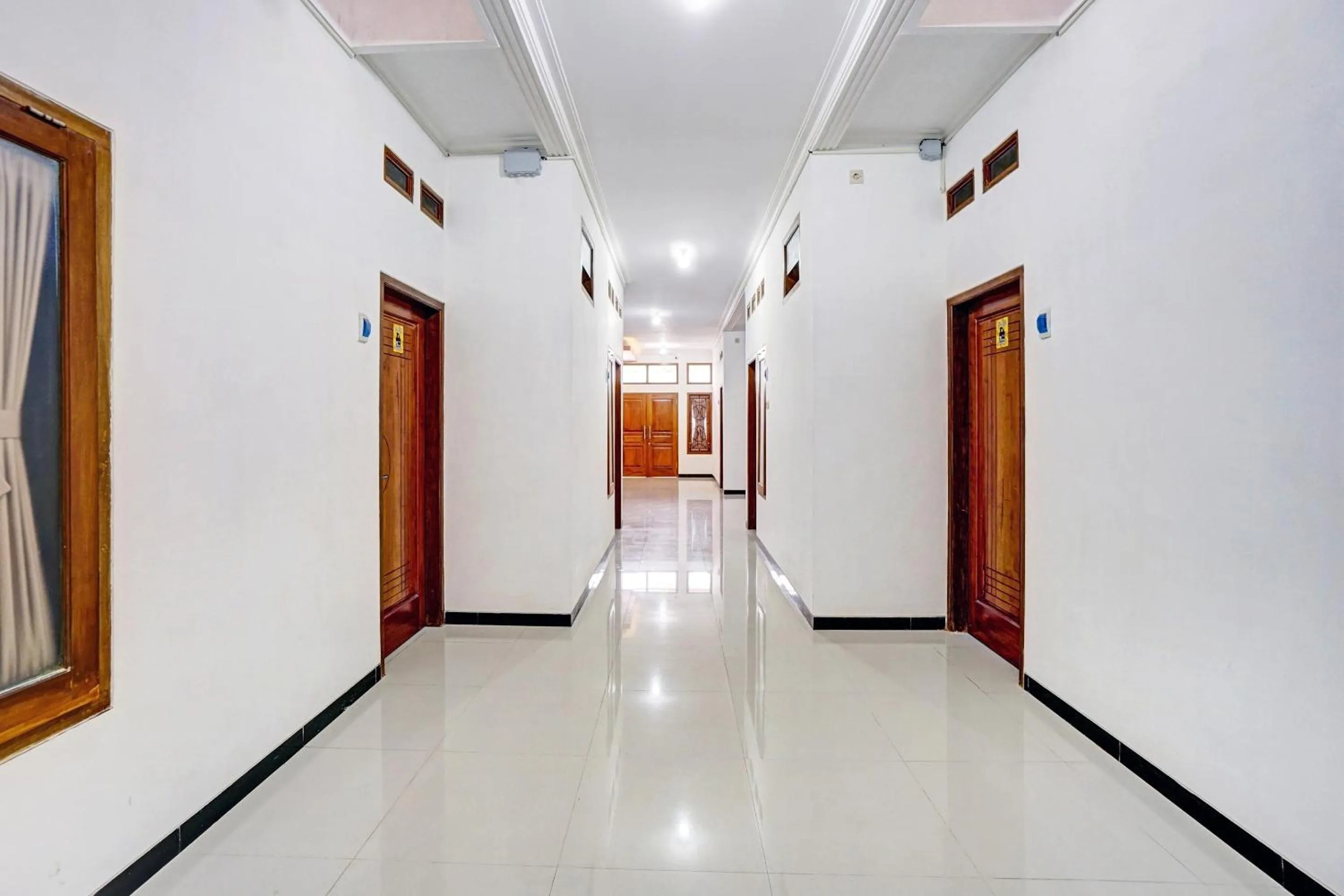 Lobby or reception in Hotel O Avisha Guest House Syariah