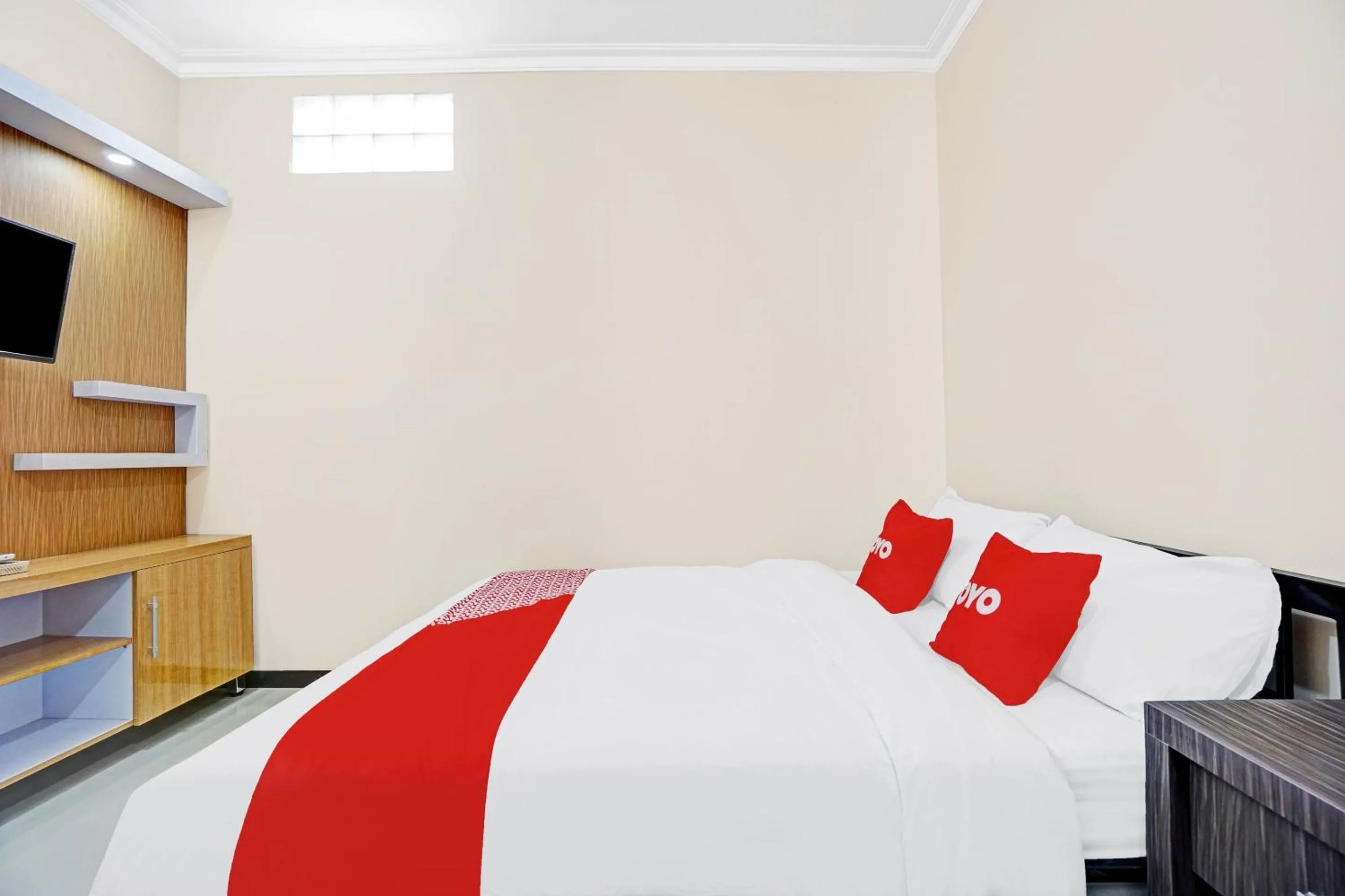 Bedroom, Bed in Hotel O Avisha Guest House Syariah