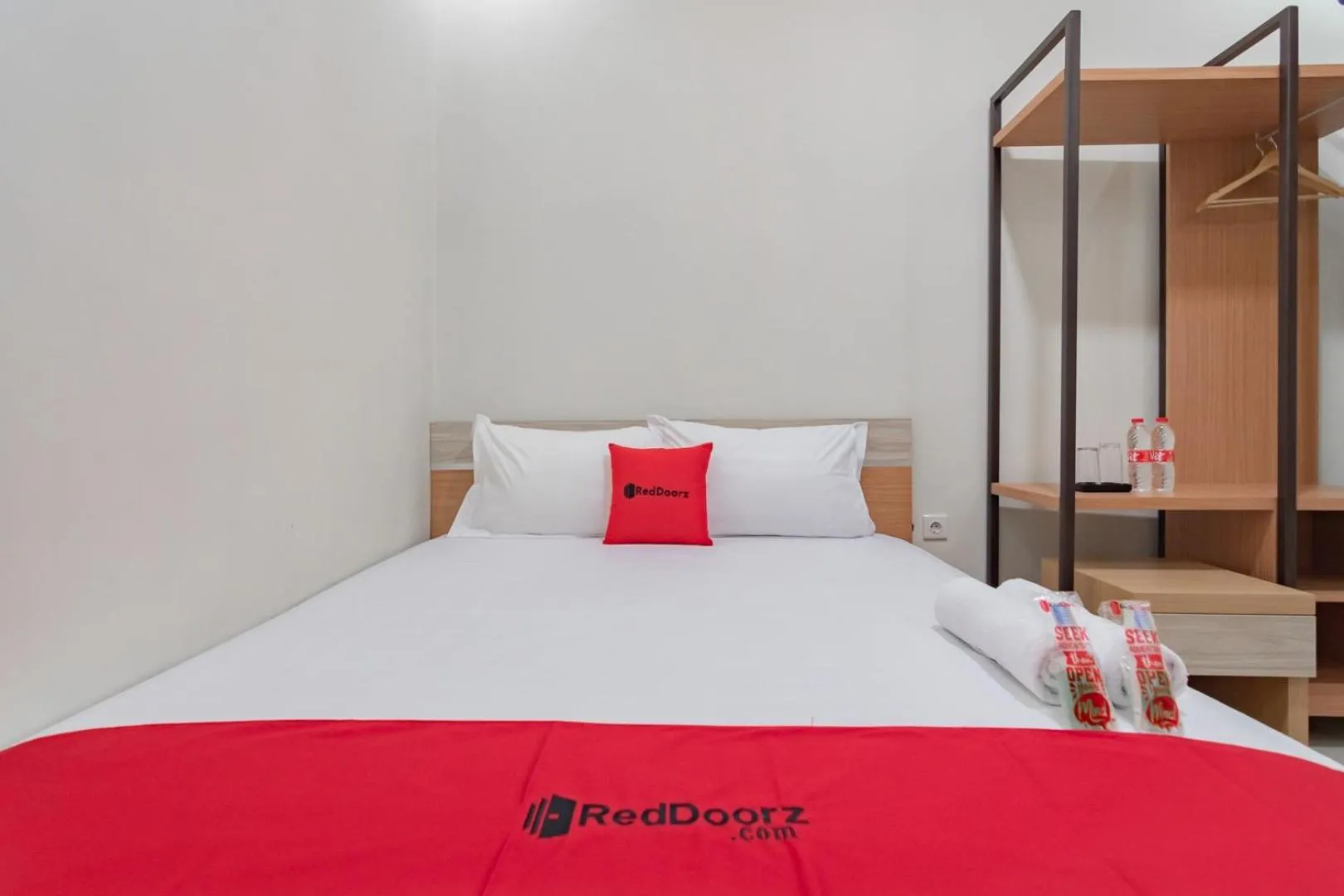 Bedroom, Bed in RedDoorz Syariah @ Boemi Guesthouse Tasikmalaya
