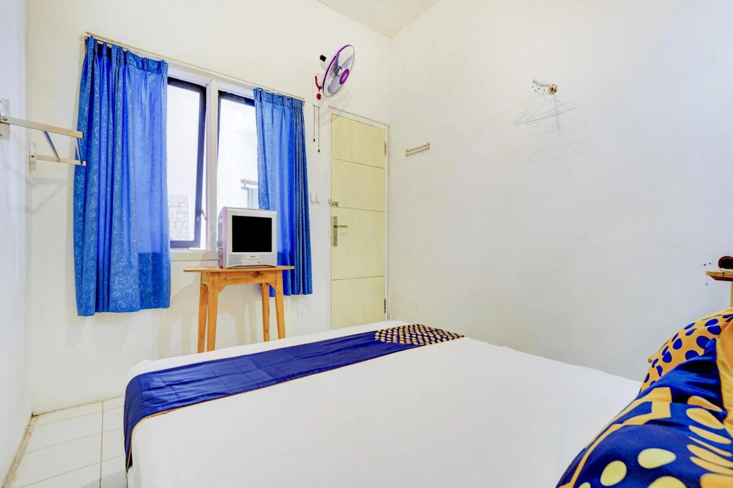 Bedroom in Hotel O Edotel Tebe Syariah