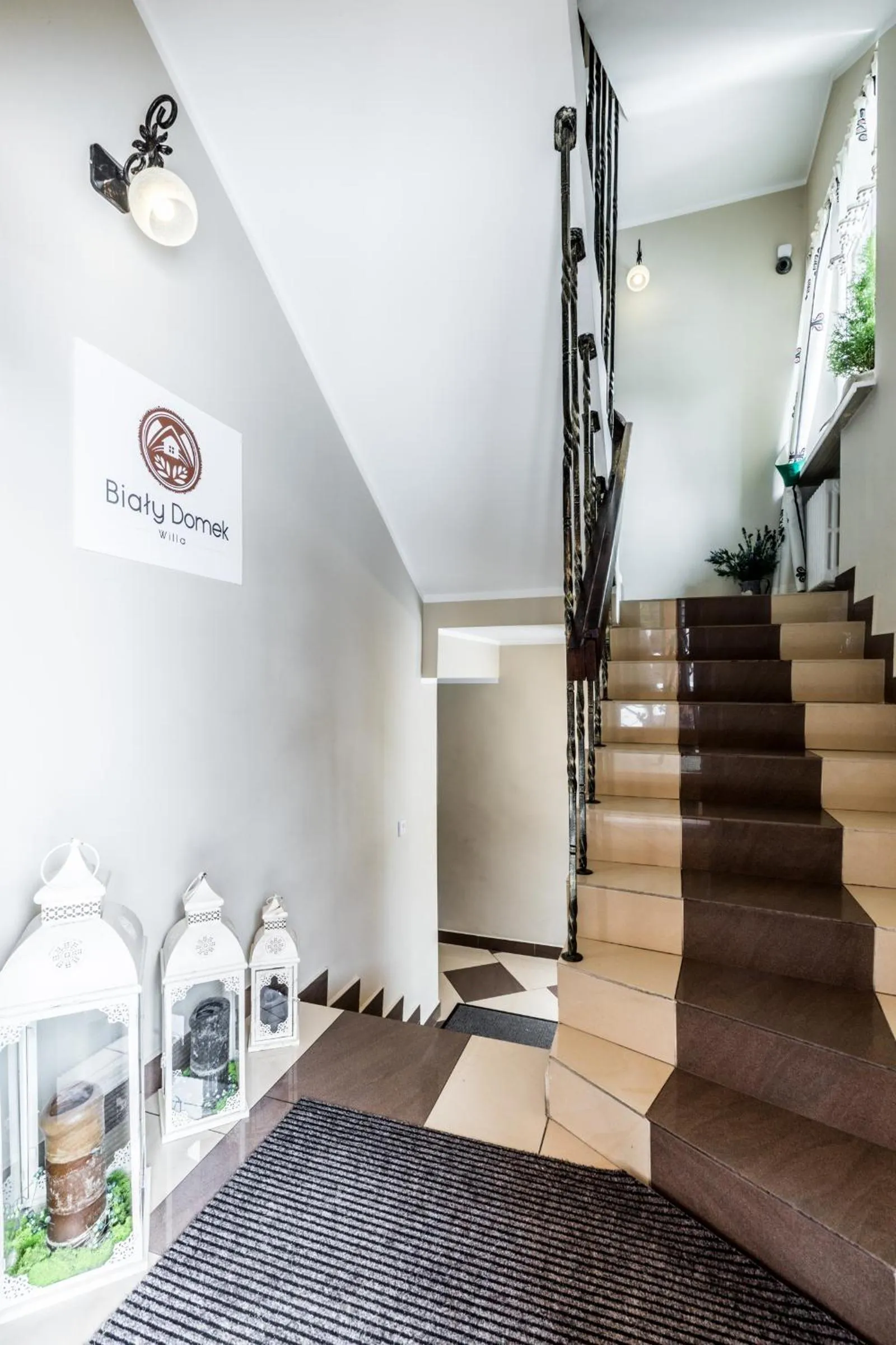 Lobby or reception in Willa Biały Domek - 600m Krupówki