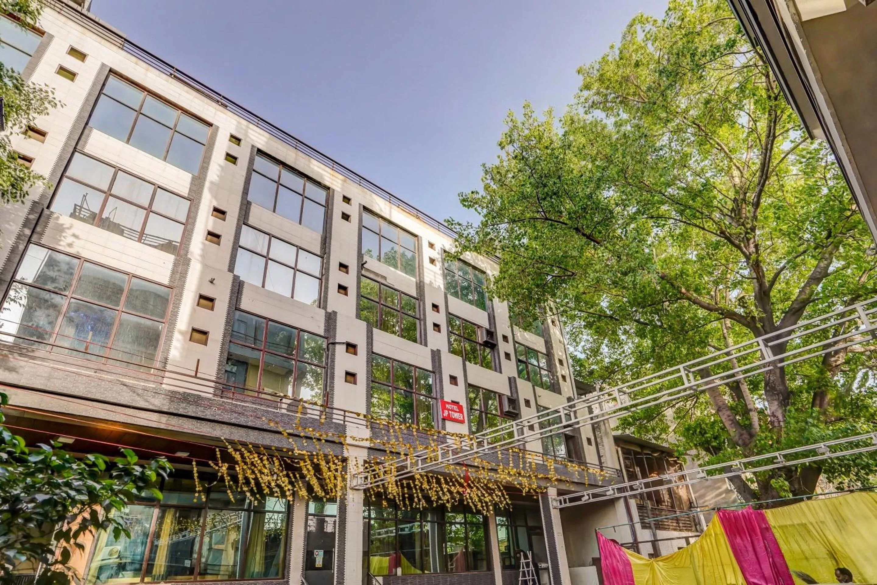 Facade/entrance in Capital O Jp Tower