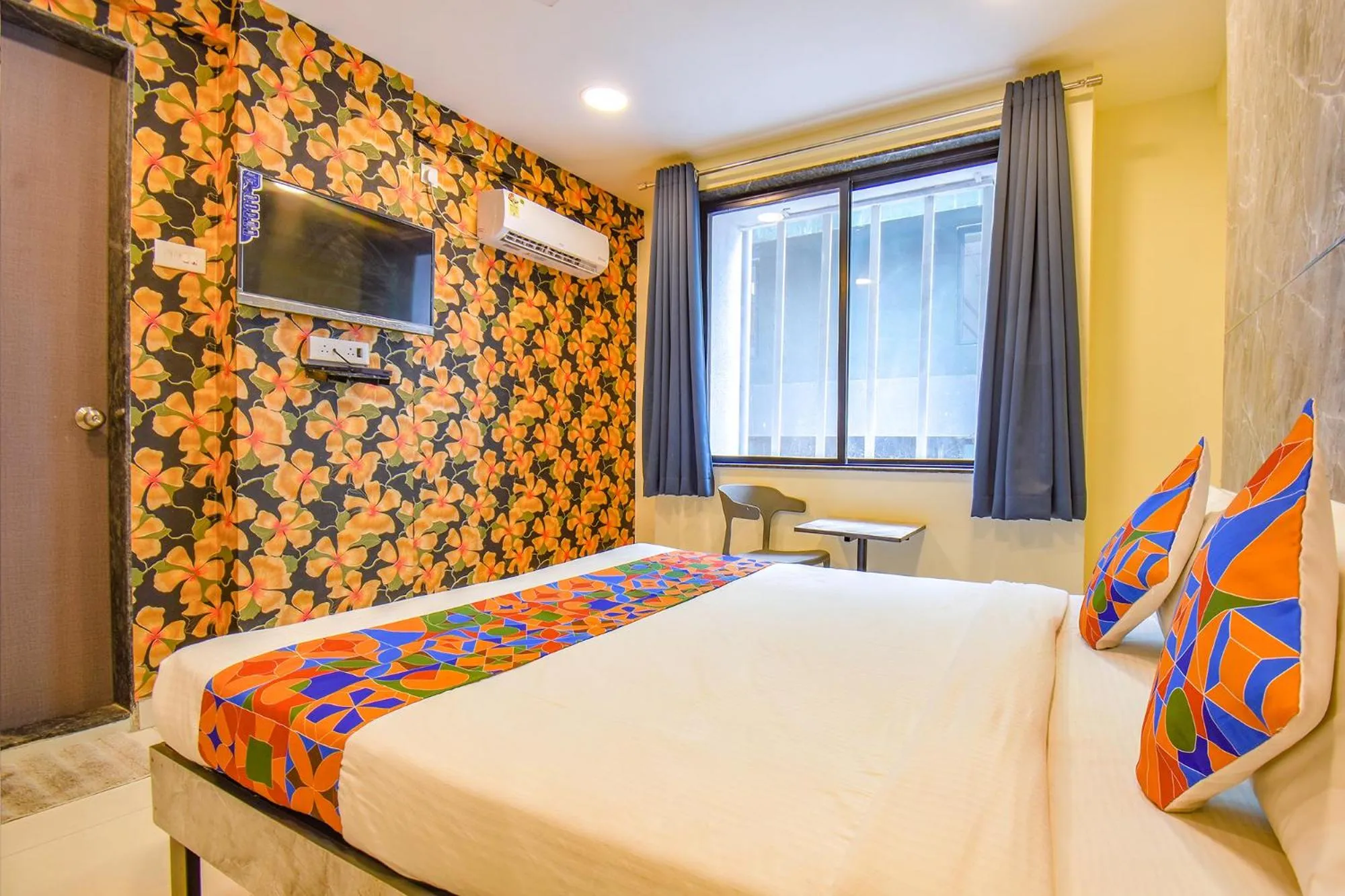 Bed in FabHotel Gargi Inn - Near Balewadi Stadium