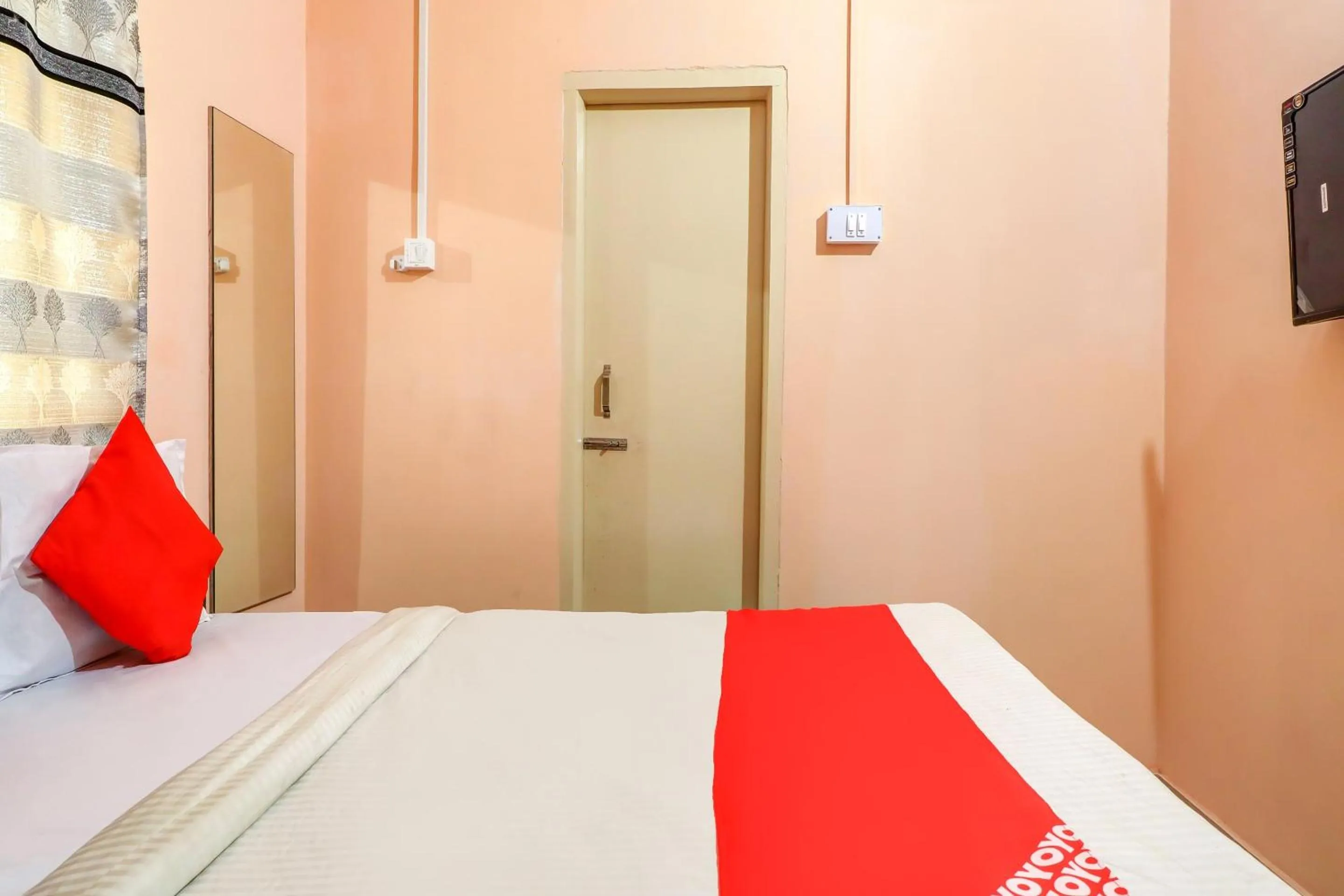 Bedroom, Bed in Hotel O Sidhu Kanhu & Banquet