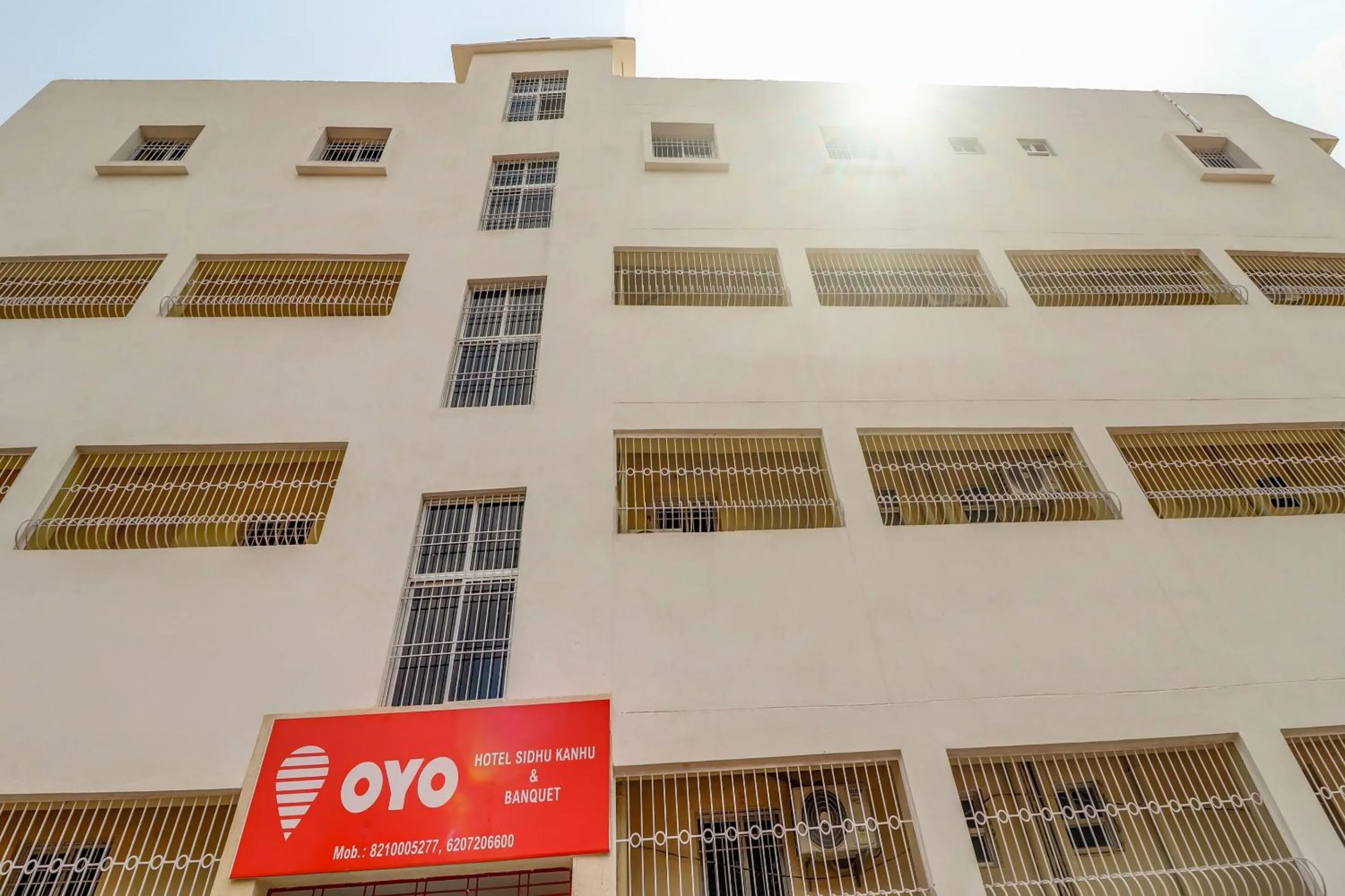 Facade/entrance in Hotel O by OYO Sidhu Kanhu & Banquet