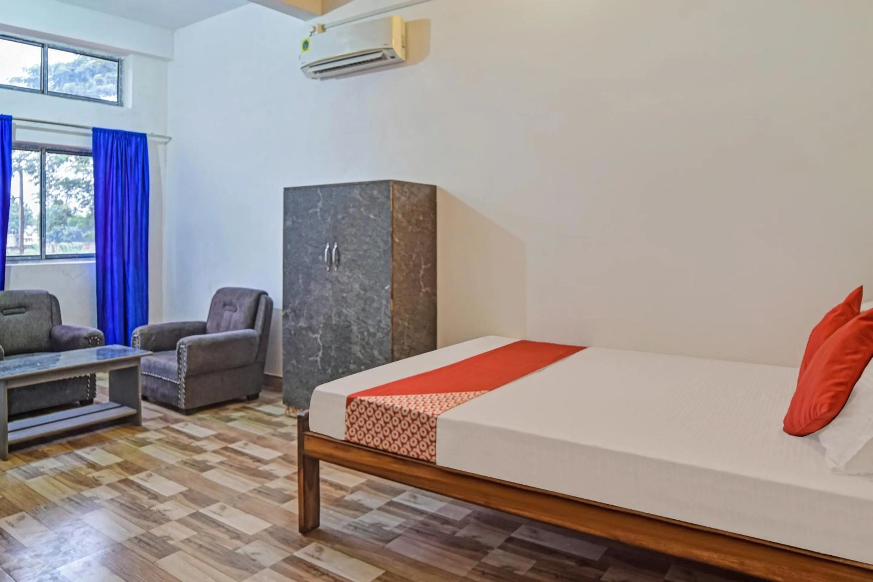 Bedroom, Bed in Hotel O JP Guest House