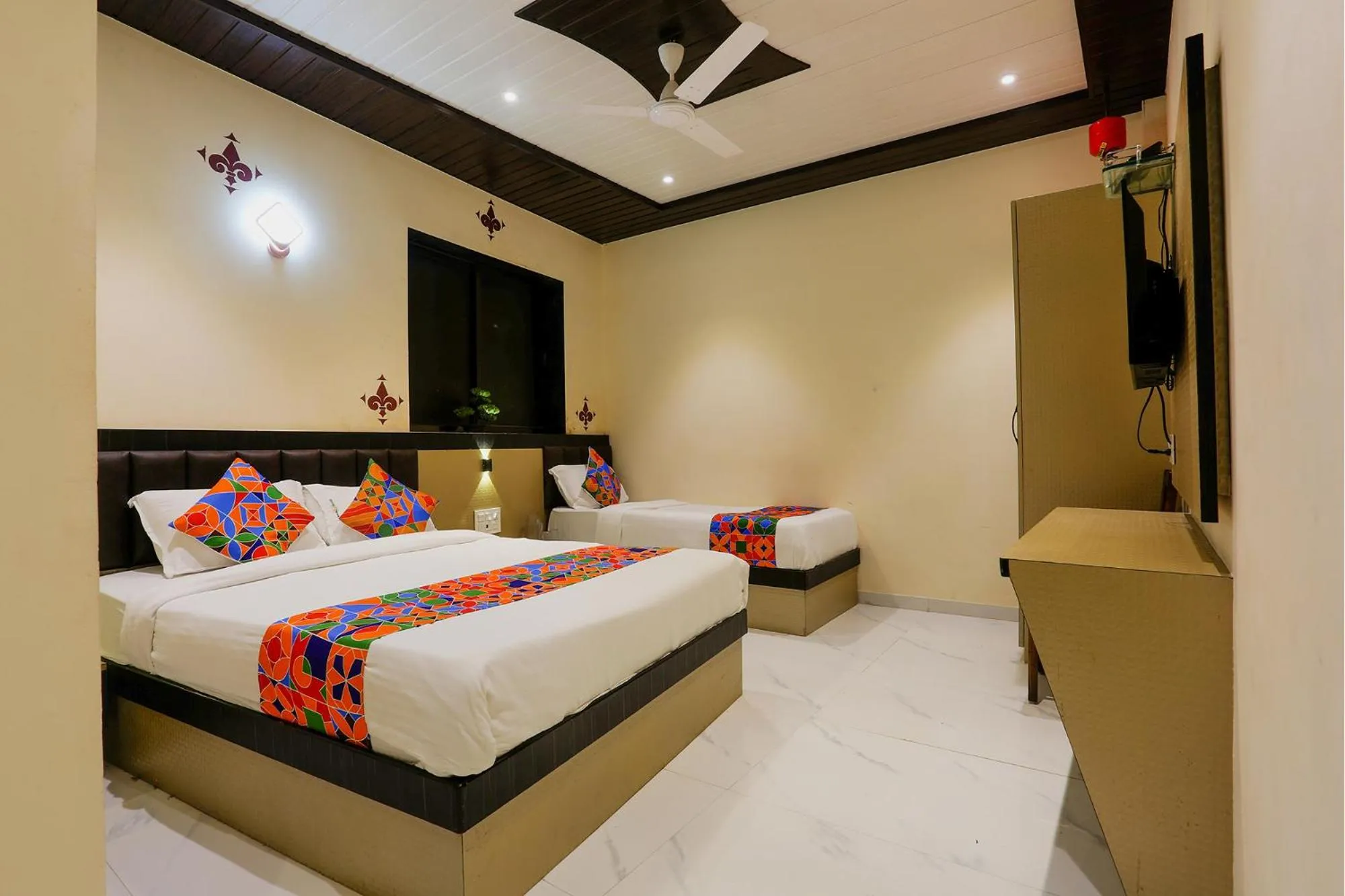 Bed in FabHotel Prime Land - Nr BKC