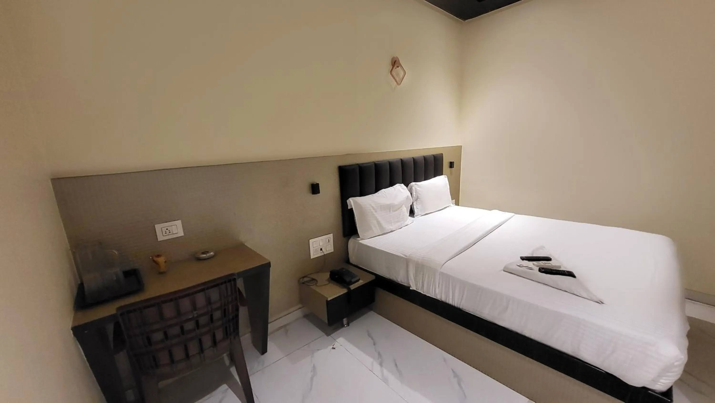 Bed in FabHotel Prime Land - Nr BKC